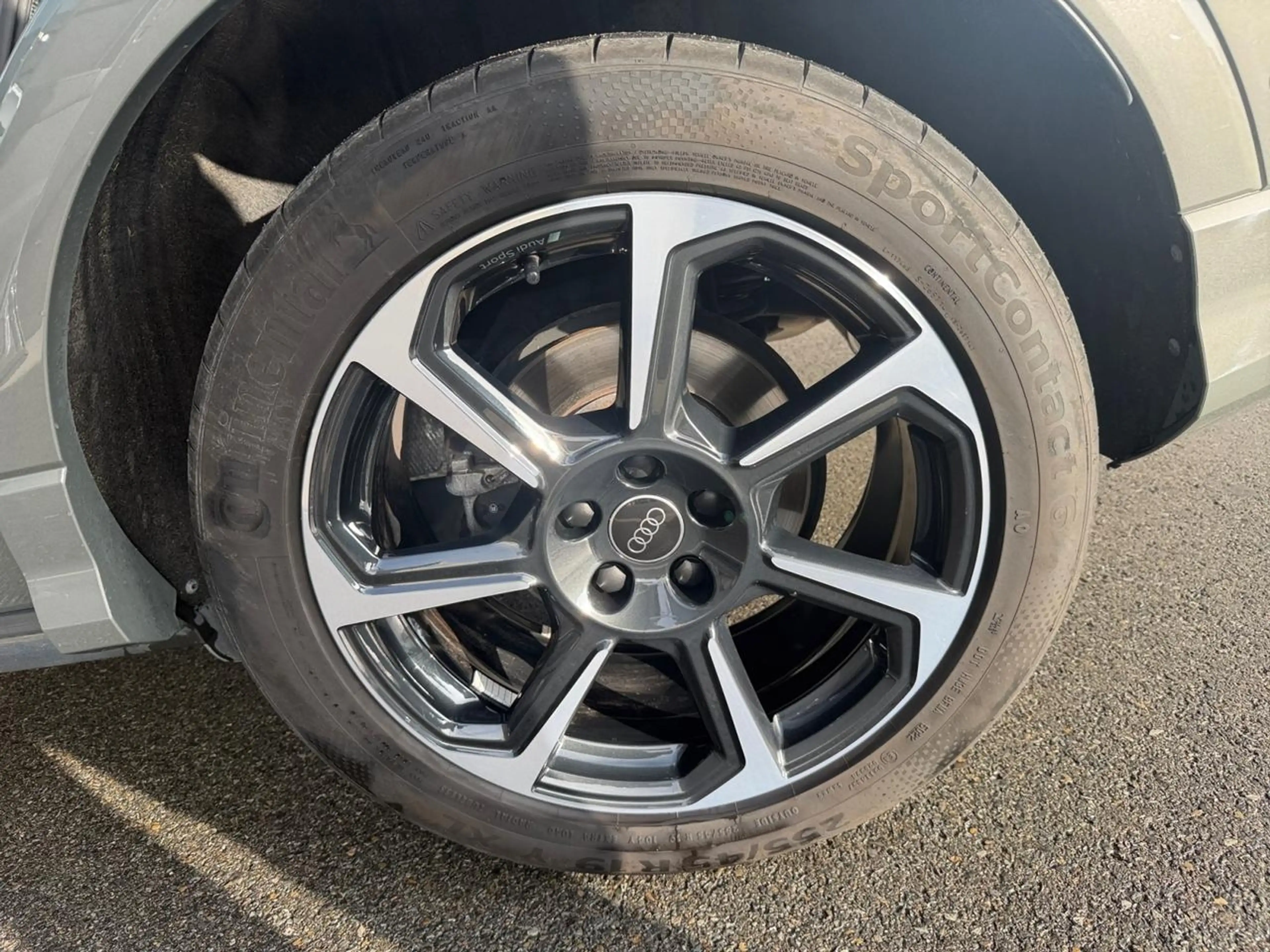Audi Q3 35 TFSI Sport Edition S tronic — photo 22