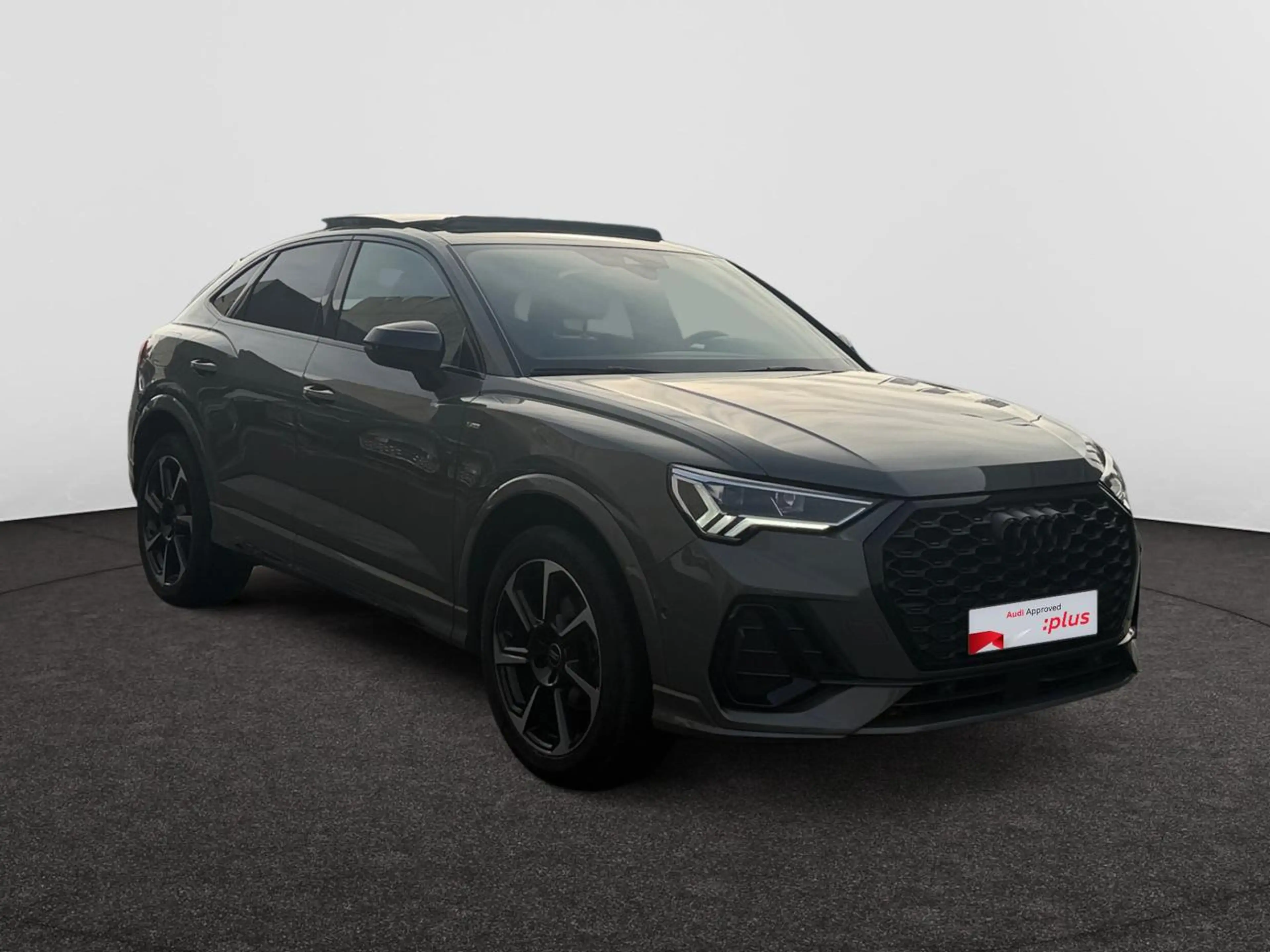 Audi Q3 35 TFSI Sport Edition S tronic — photo 9