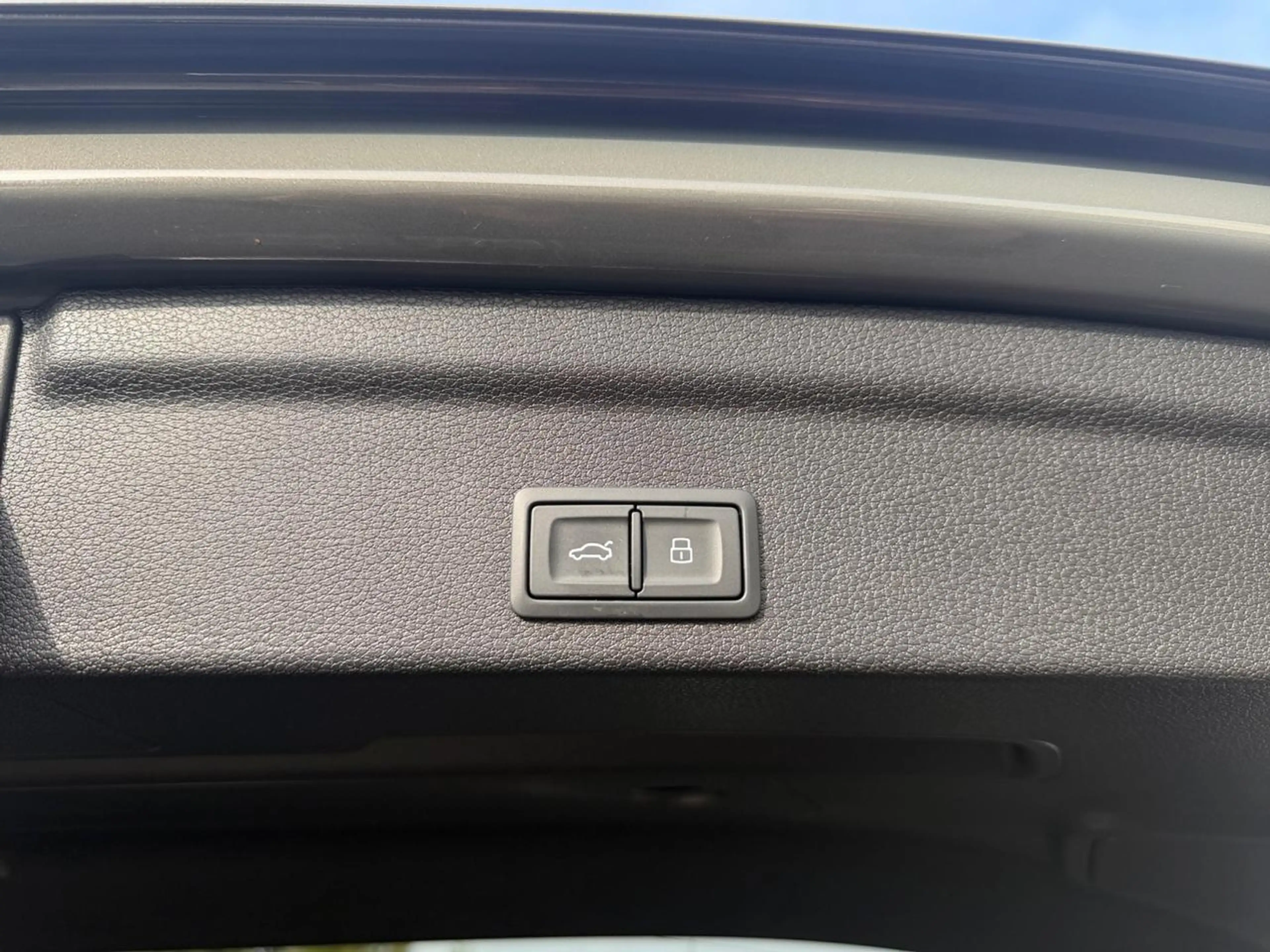 Audi Q3 35 TFSI Sport Edition S tronic — photo 21
