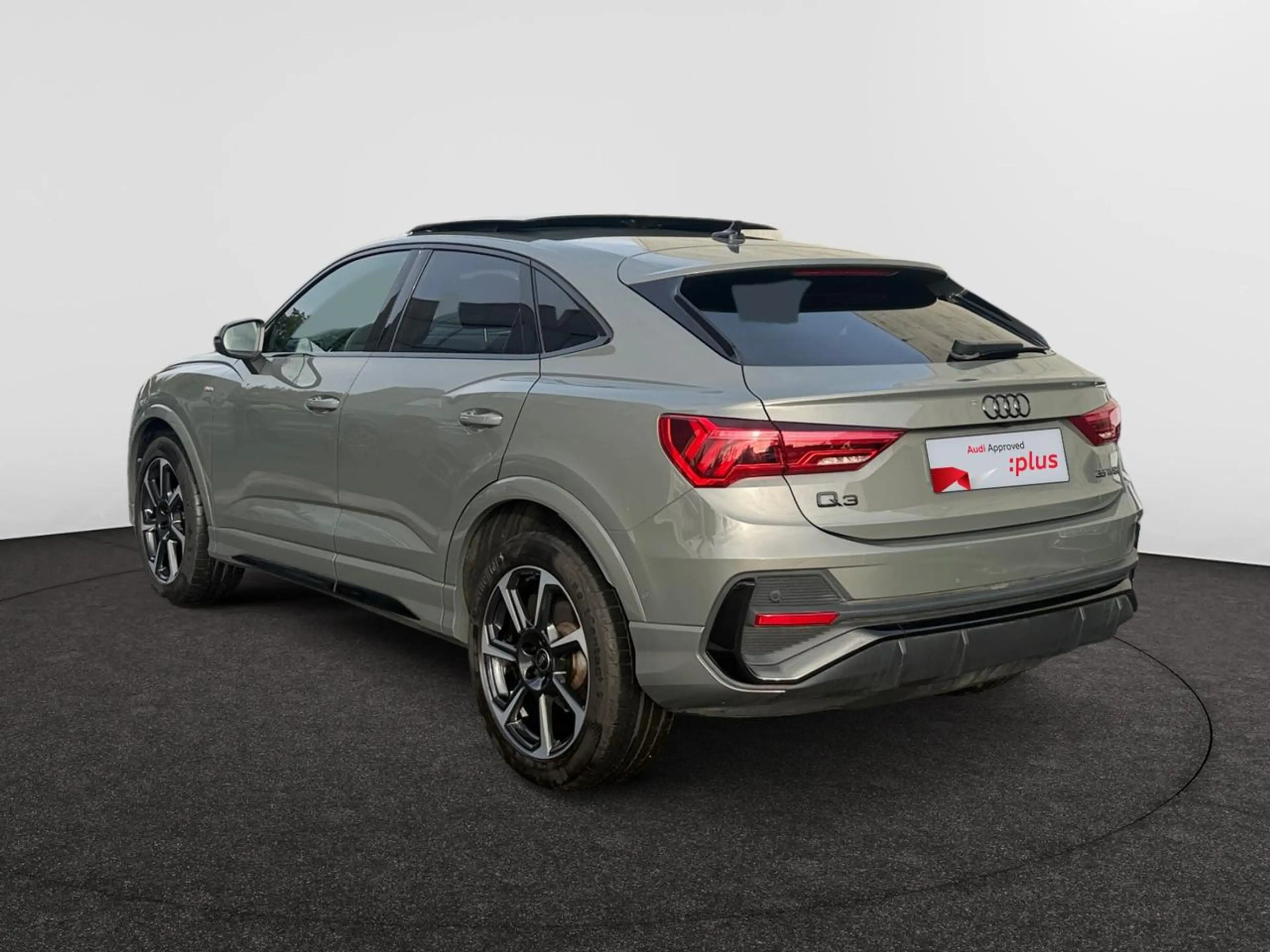 Audi Q3 35 TFSI Sport Edition S tronic — photo 3