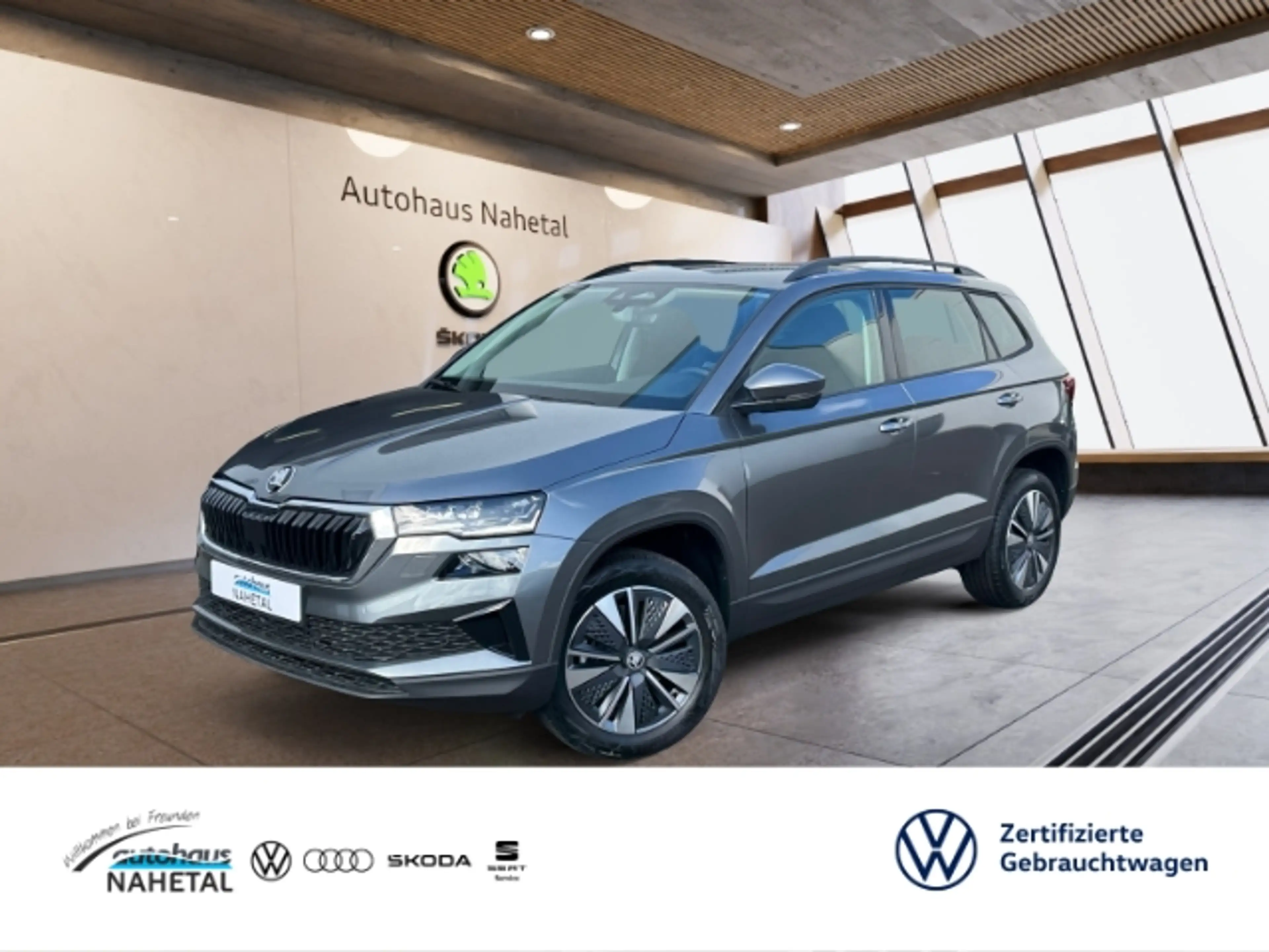 Skoda Karoq 1.5 TSI DSG BALANCE MATRIX NAVI AHK SHZ PDC RÜFA C