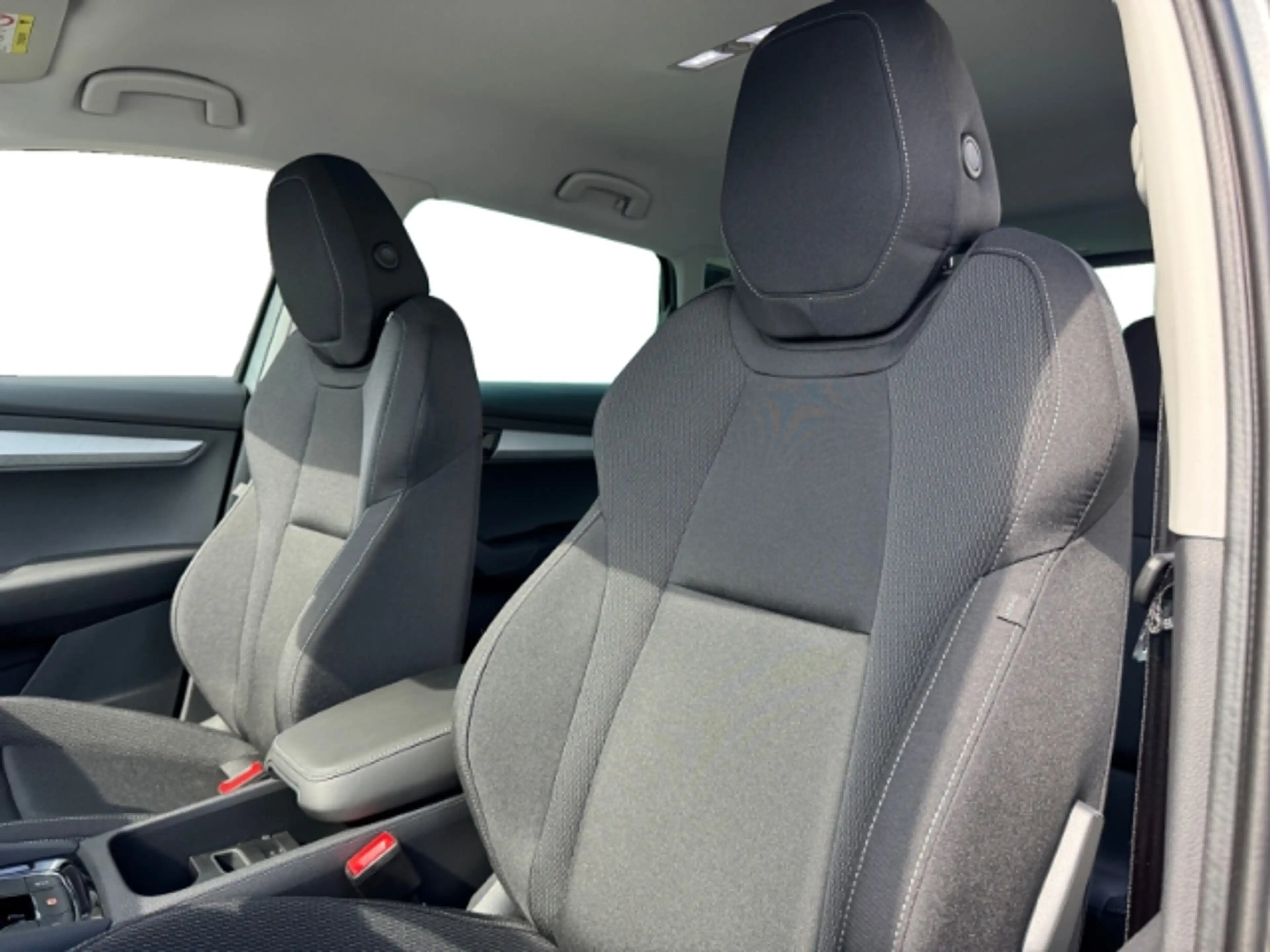 Skoda Karoq 1.5 TSI DSG BALANCE MATRIX NAVI AHK SHZ PDC RÜFA C — photo 13
