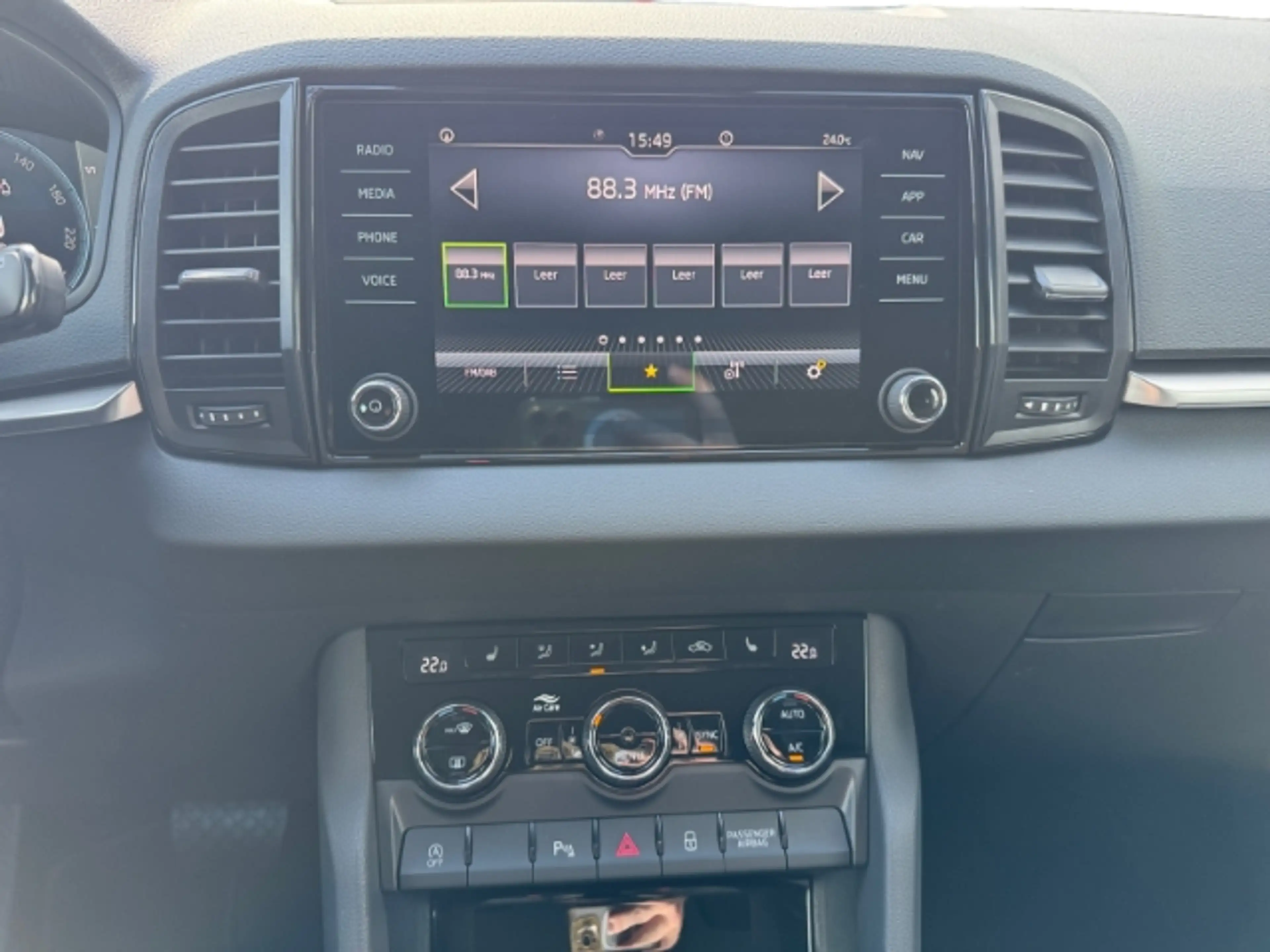 Skoda Karoq 1.5 TSI DSG BALANCE MATRIX NAVI AHK SHZ PDC RÜFA C — photo 9