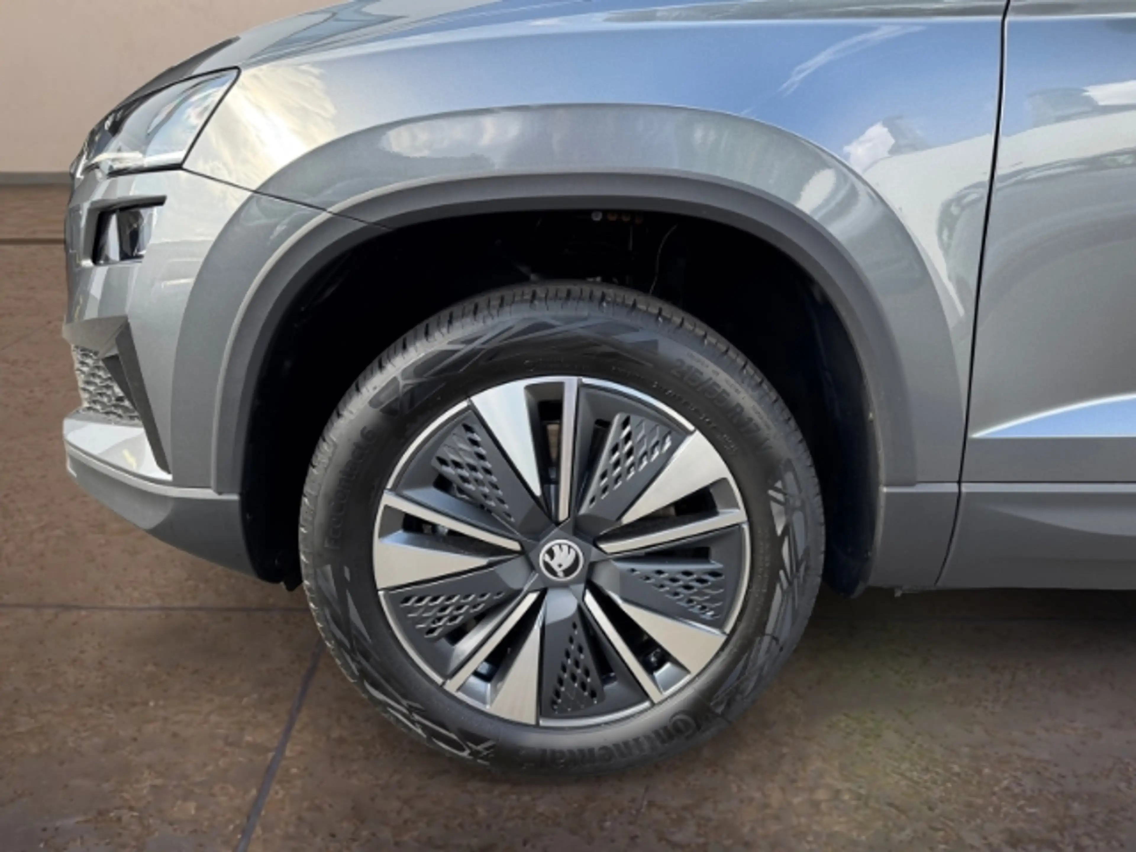 Skoda Karoq 1.5 TSI DSG BALANCE MATRIX NAVI AHK SHZ PDC RÜFA C — photo 6