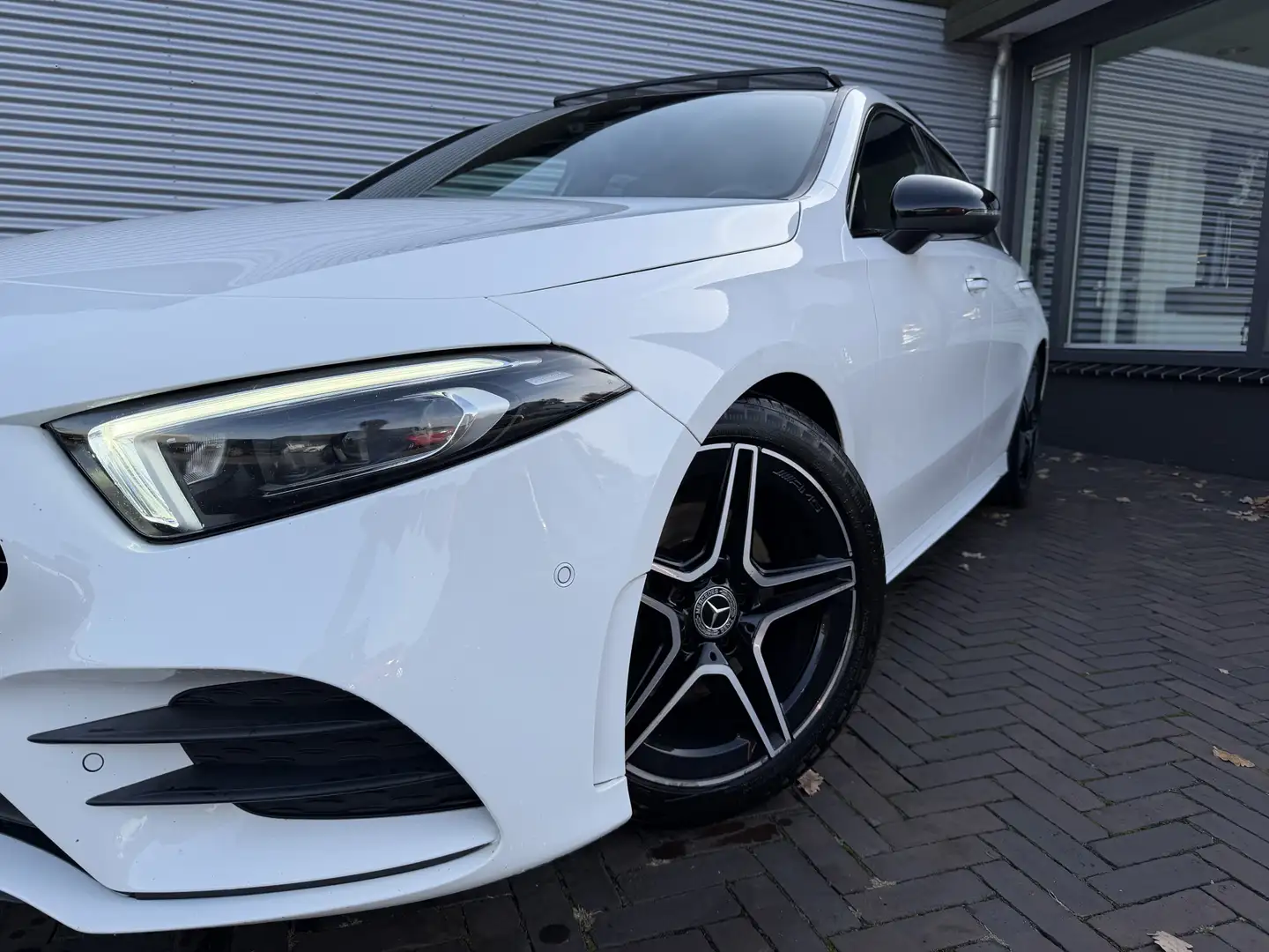 Mercedes-Benz A 180 Business Solution AMG panoramadak night sfeerlicht Blanc - 2