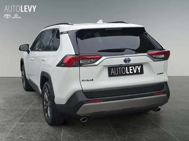 Toyota Rav4 view 4