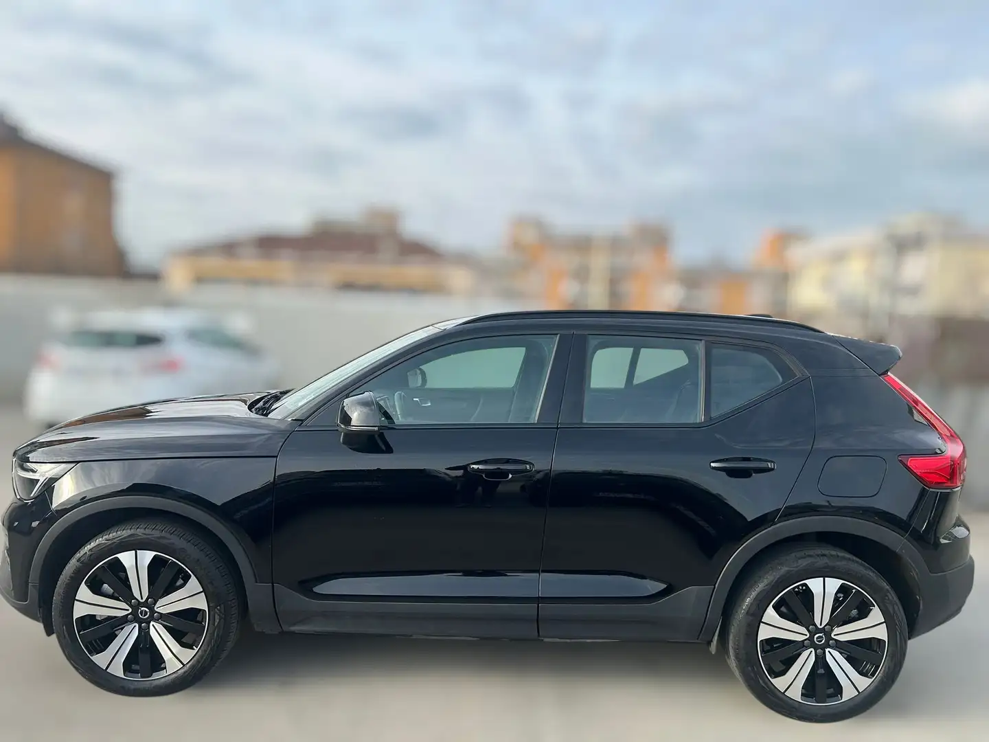 Volvo XC40 single motor - ANCHE PER NEOPATENTATI Schwarz - 2