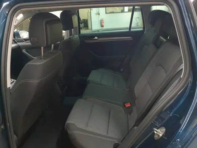 Volkswagen Passat view 8