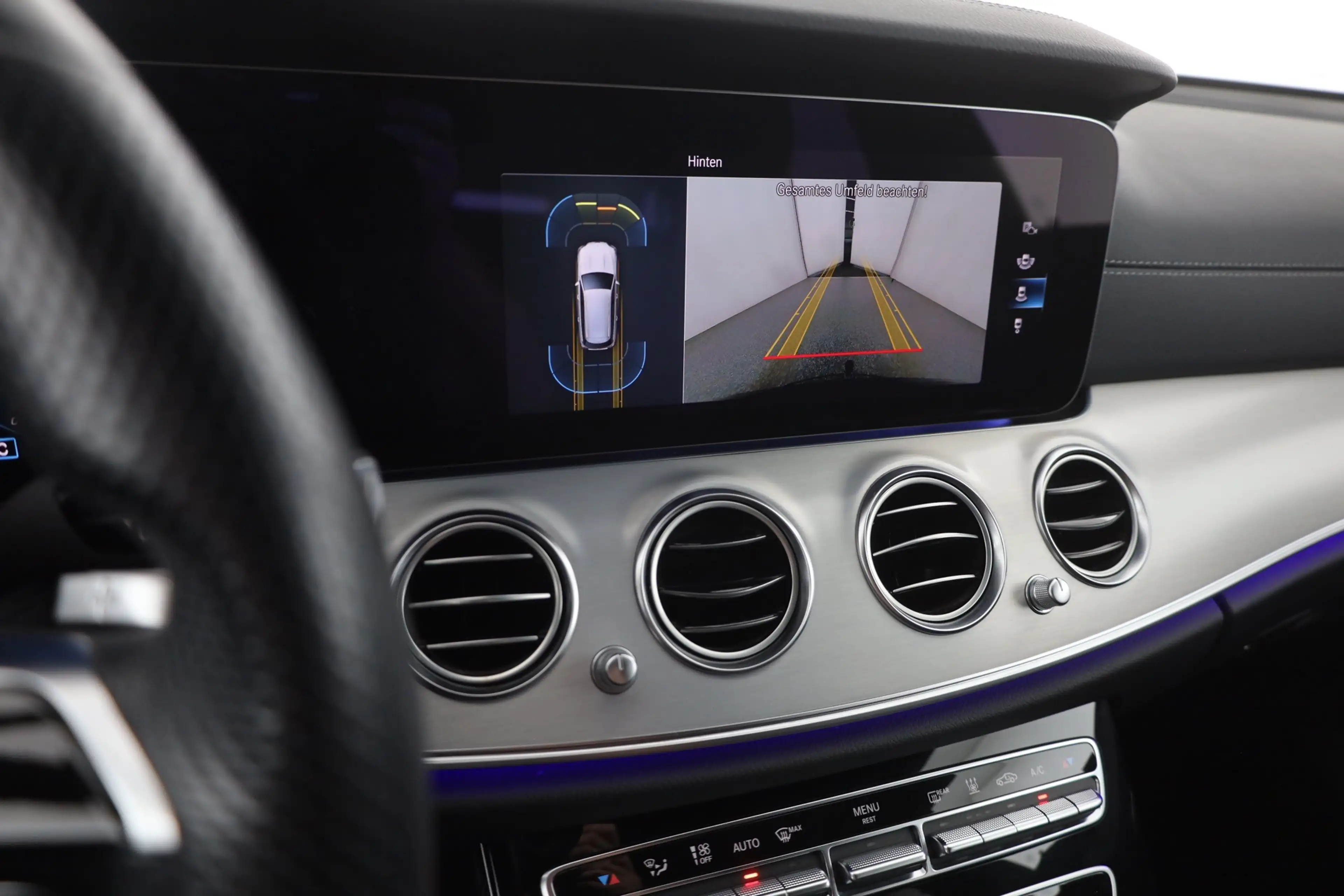 Mercedes-Benz E 300 E300 e T AMG Line LED Navi Kamera Tempomat AHK — photo 11