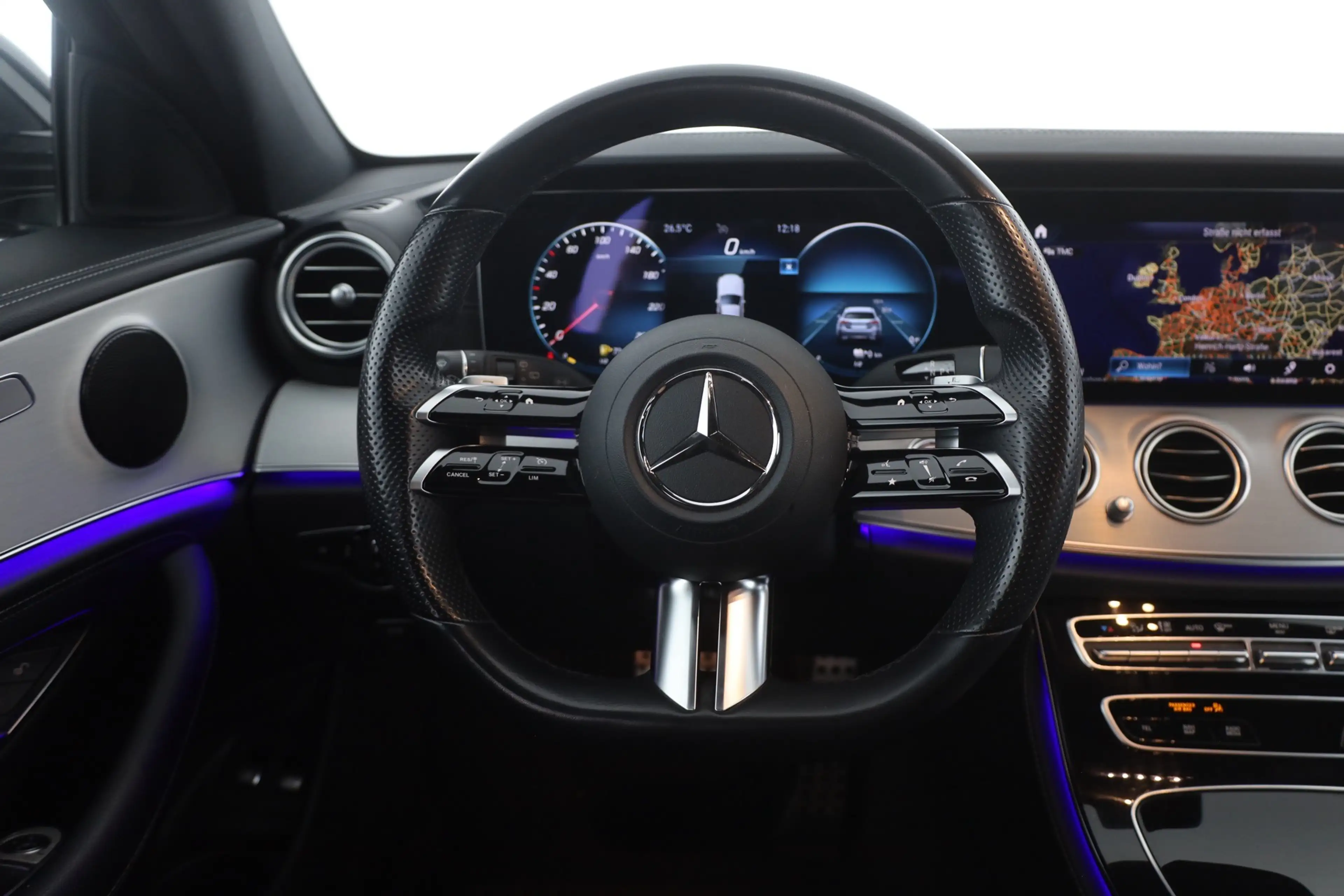 Mercedes-Benz E 300 E300 e T AMG Line LED Navi Kamera Tempomat AHK — photo 14