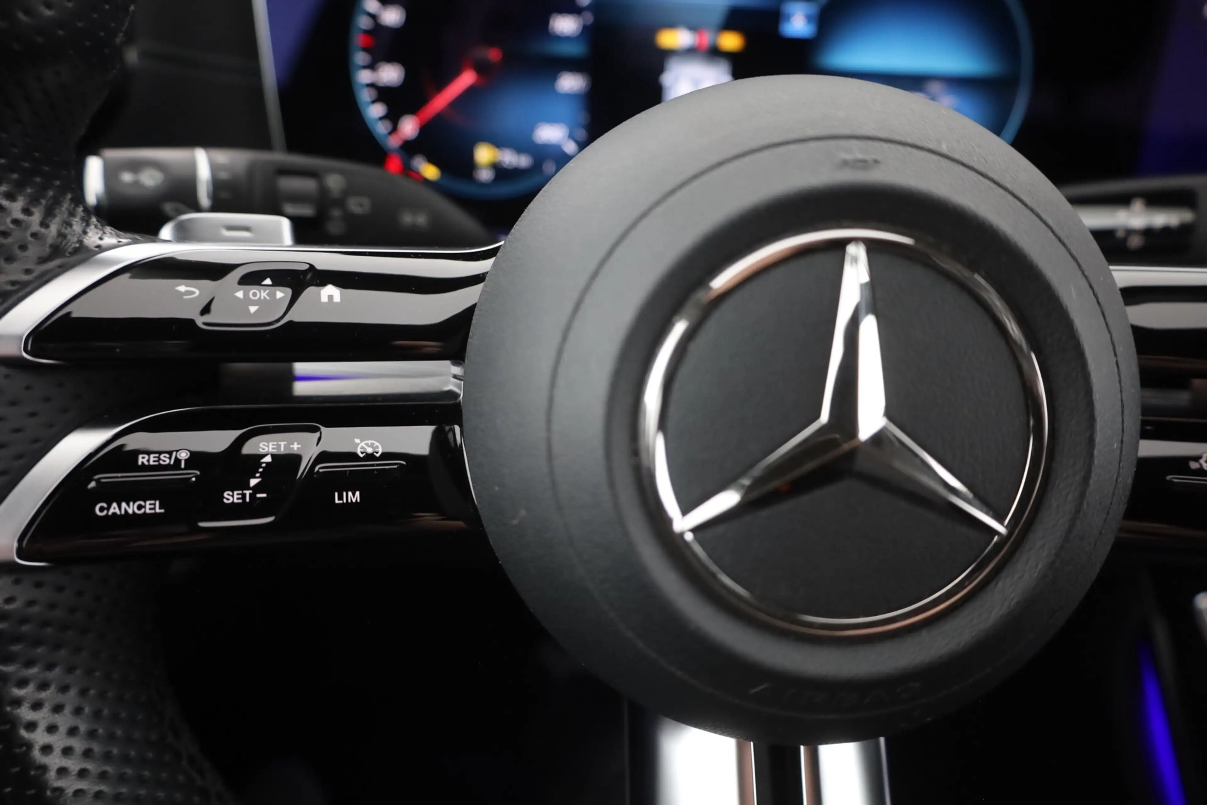 Mercedes-Benz E 300 E300 e T AMG Line LED Navi Kamera Tempomat AHK — photo 15
