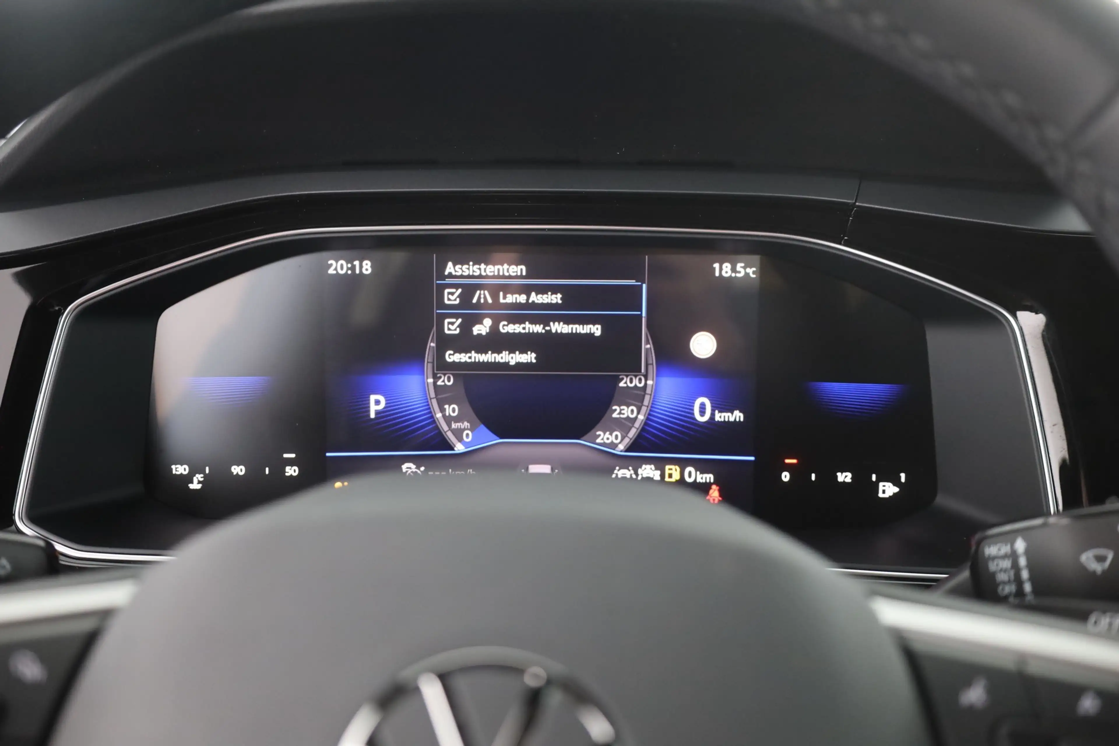 Volkswagen Taigo R-Line 1.5 TSI DSG Matrix ACC AHK — photo 11