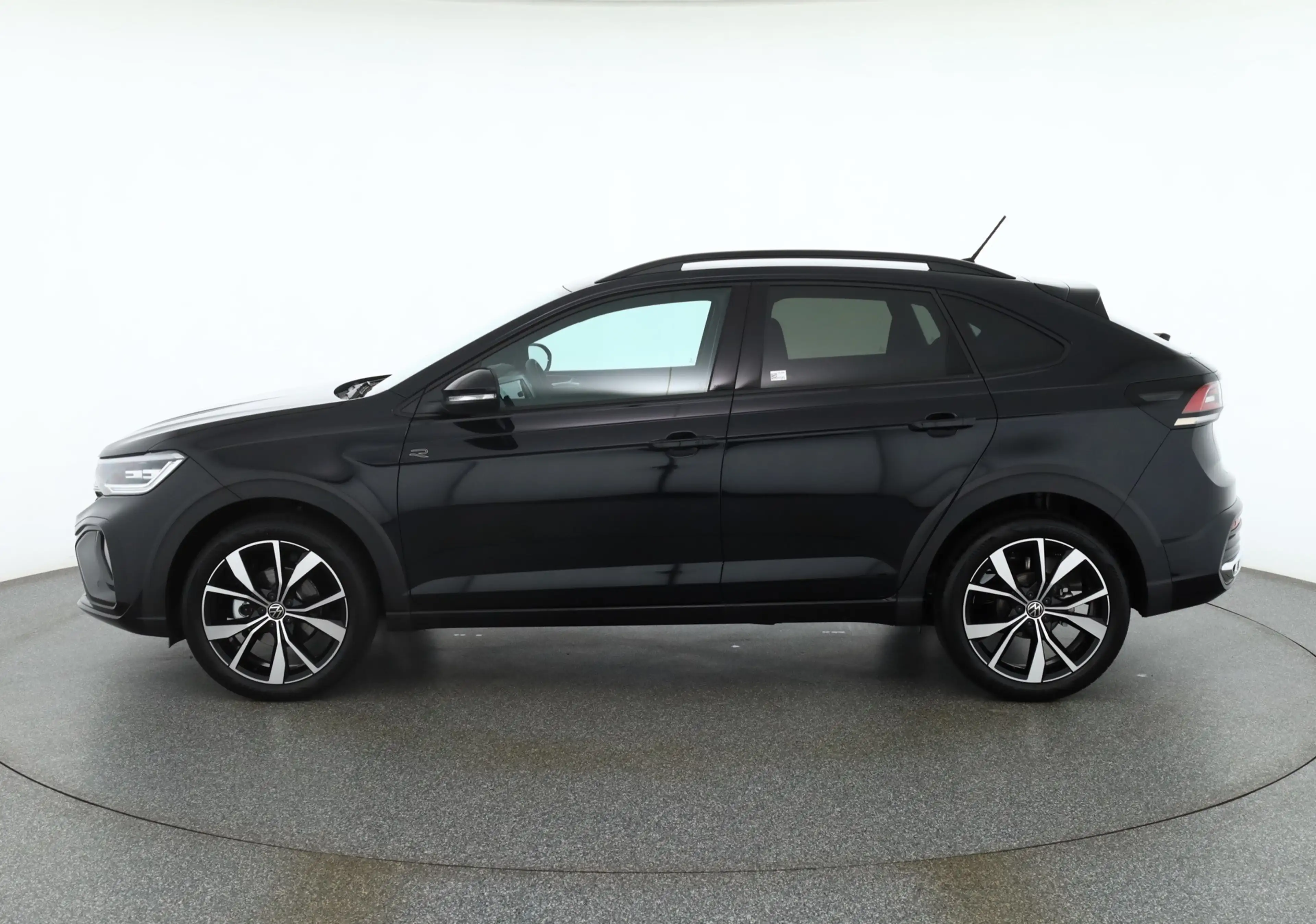 Volkswagen Taigo R-Line 1.5 TSI DSG Matrix ACC AHK — photo 2