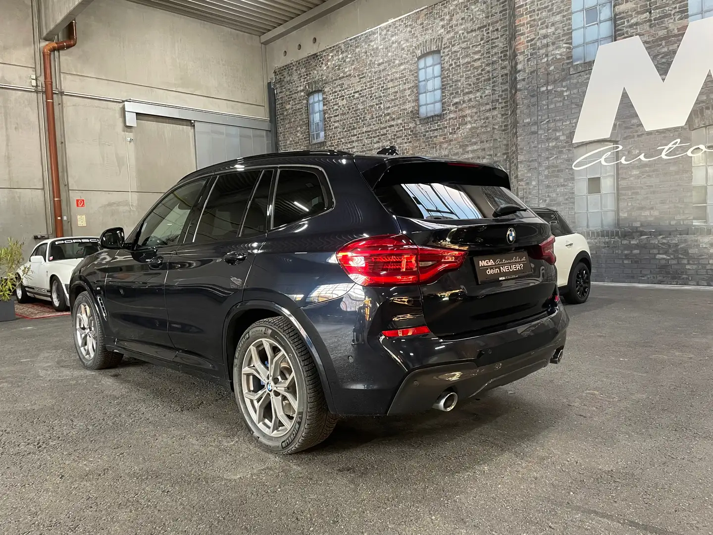 BMW X3 xDrive 30 d M Sport Schwarz - 2