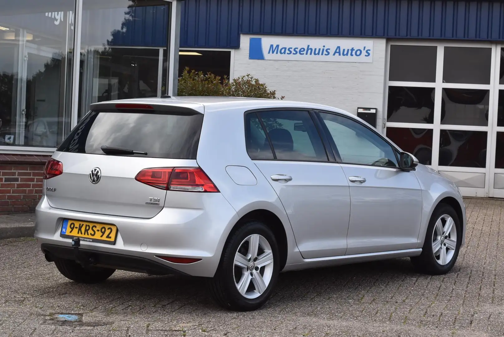 Volkswagen Golf 1.2 TSI Highline 134dkm Navi Cruise Trekhaak Clima Grijs - 2