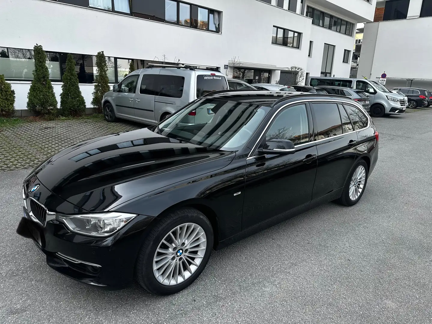 BMW 318 318d Touring Schwarz - 2