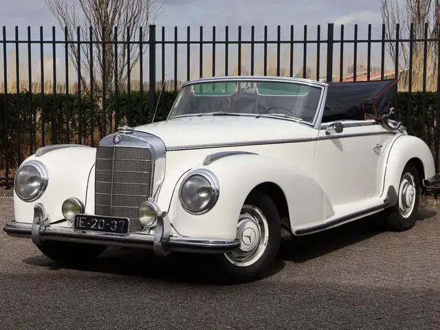 Mercedes-Benz 300 S cabriolet