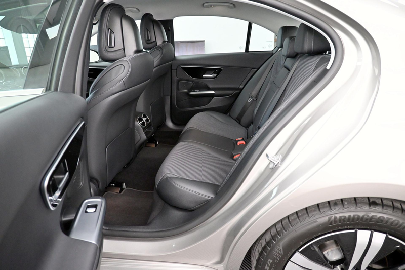 Mercedes-Benz C 180 C 180 Avantgarde *360grad-Kamera + Distronic* — photo 12