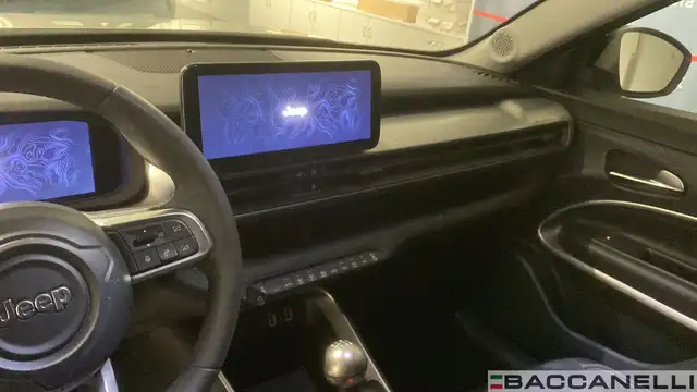 Jeep Avenger view 8