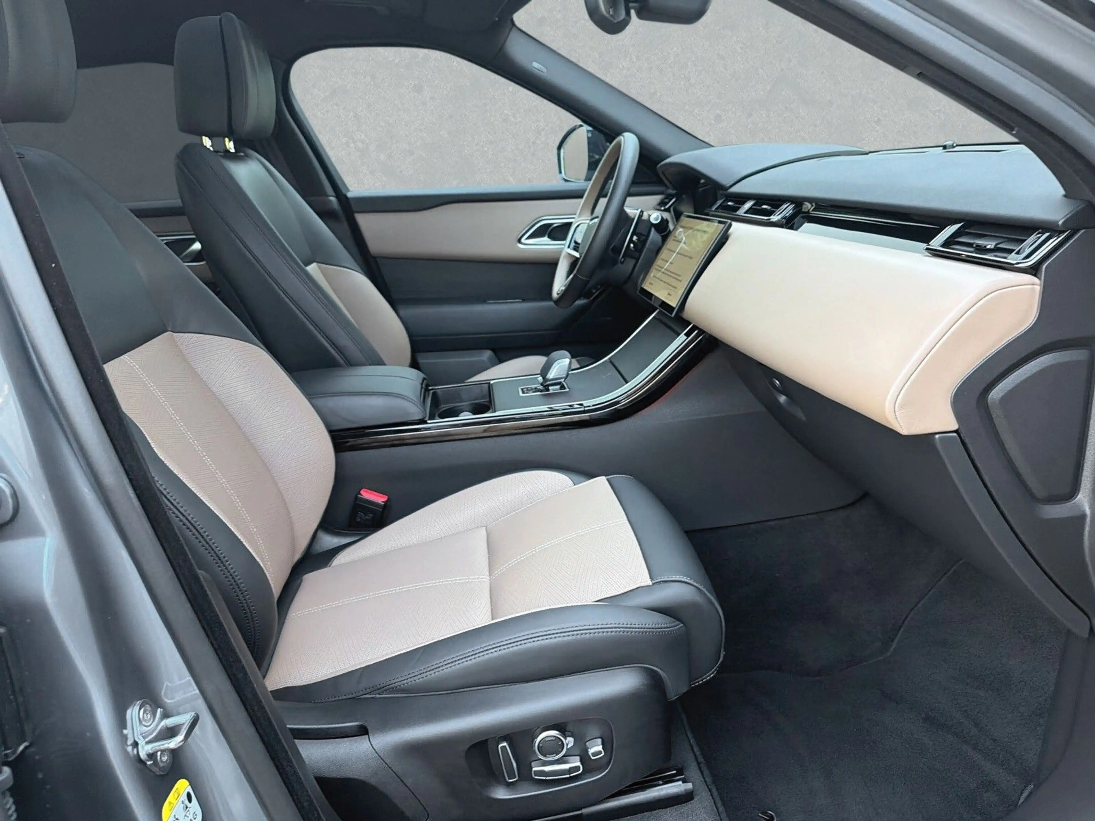 Land Rover Range Rover Velar D300 DYNAMIC HSE AWD AHK ACC — photo 3