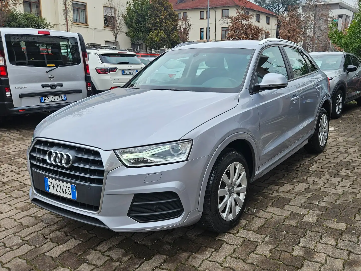 Audi Q3 2.0 tdi Sport quattro 150cv s-tronic SED.RISC-NAVY Plateado - 2