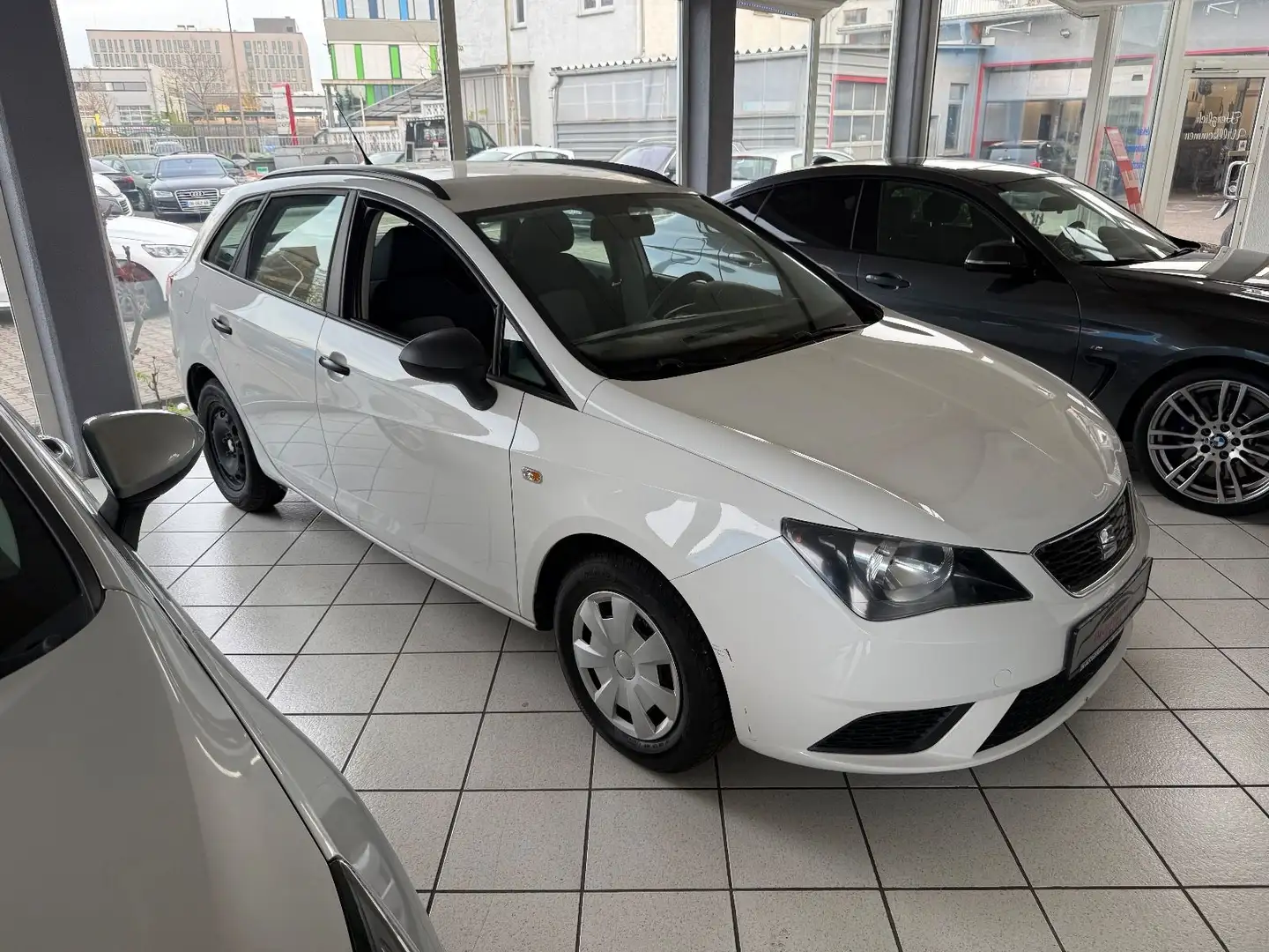 SEAT Ibiza ST Reference Weiß - 2