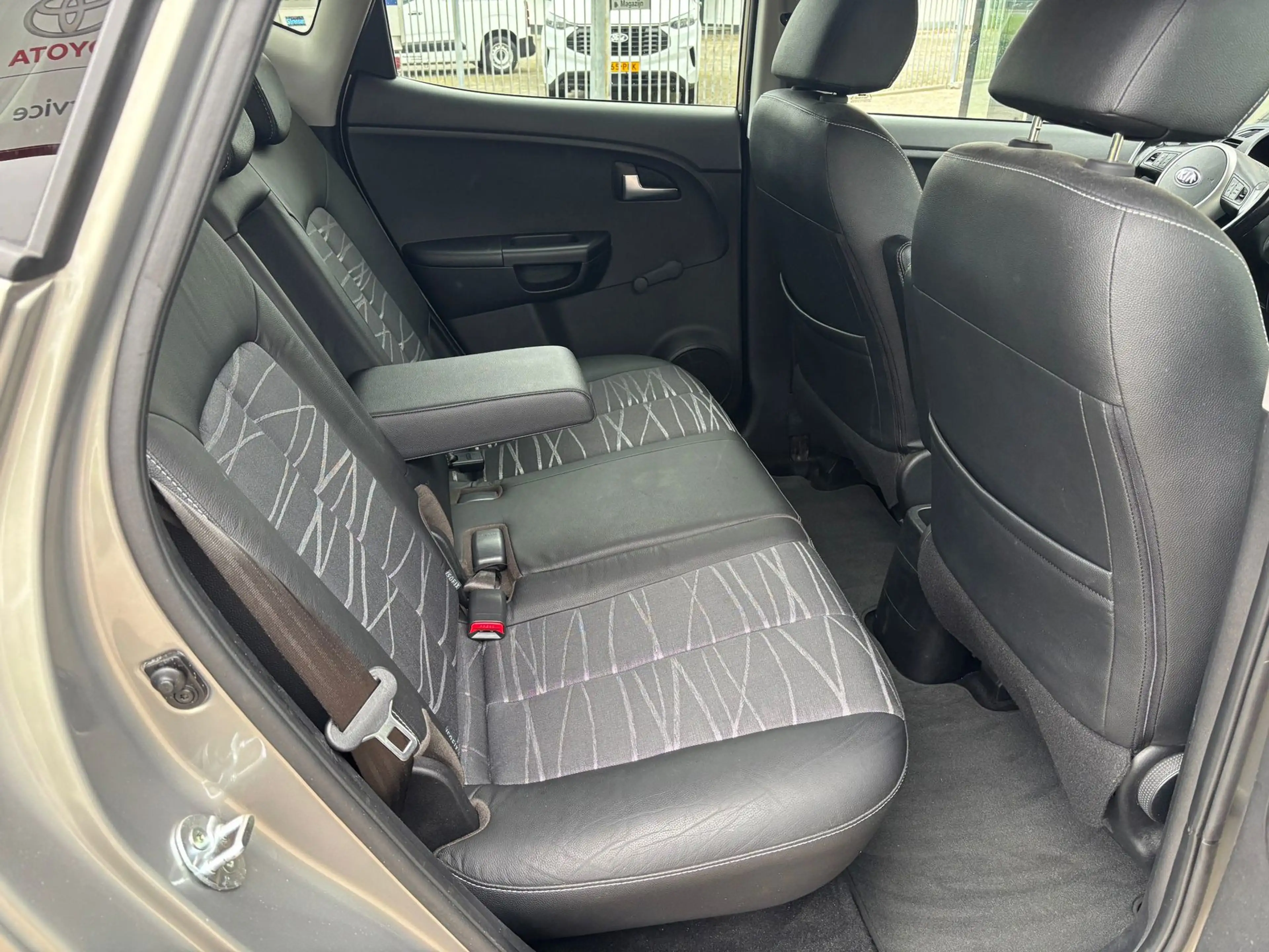 Kia Venga 1.4 CVVT DynamicPLusLine|Trekhaak — photo 9