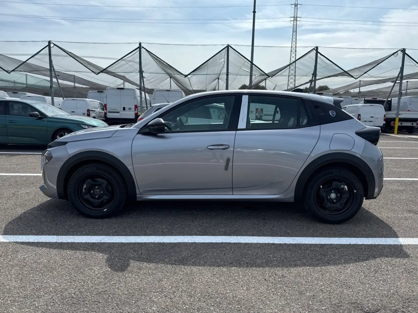 Lancia Ypsilon Ibrida 100cv e-DCT Grijs - 2