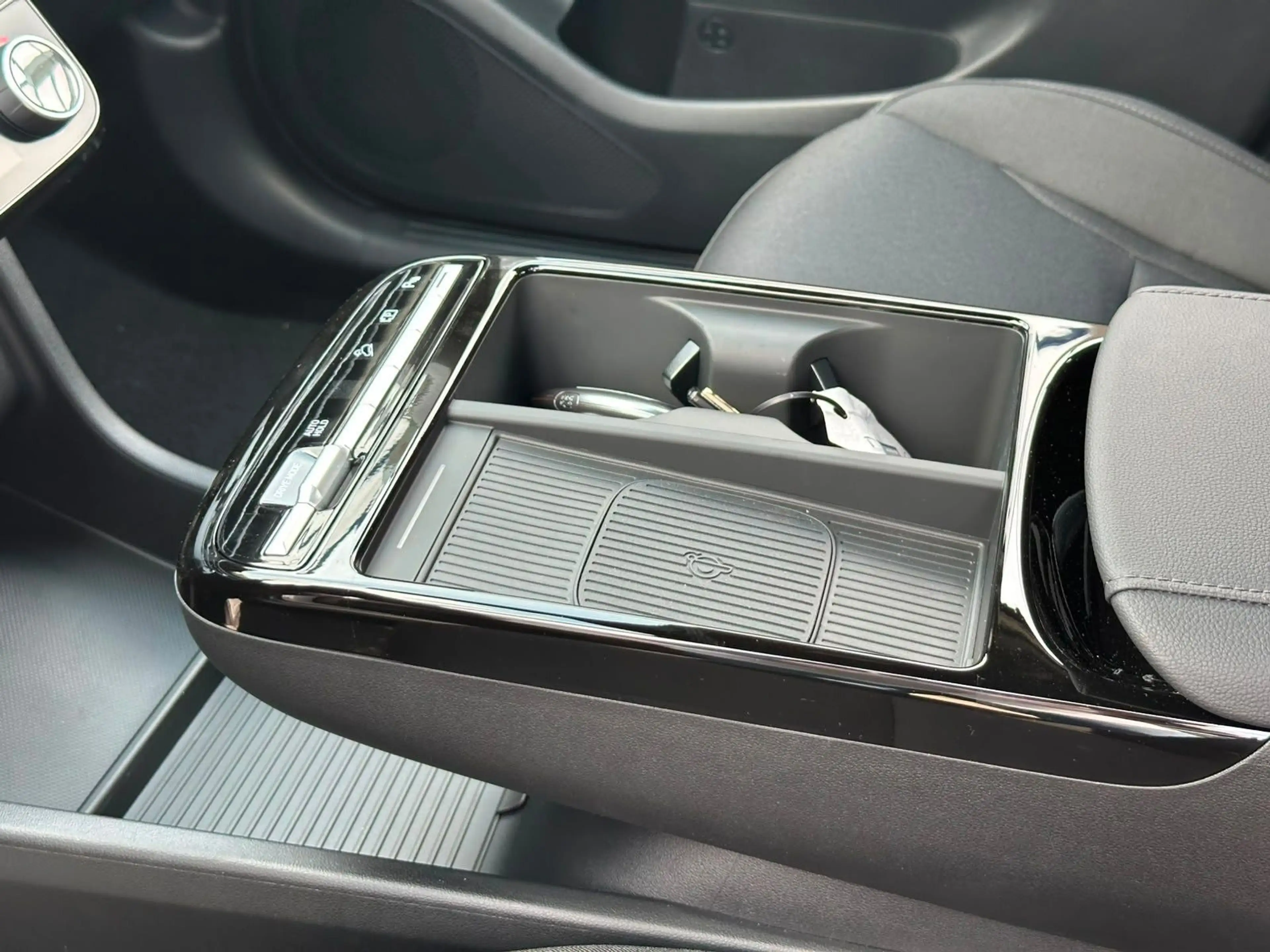 Hyundai TUCSON HYBRID 239 PS BLACK LINE NAVI LED SHZ KAM — photo 10