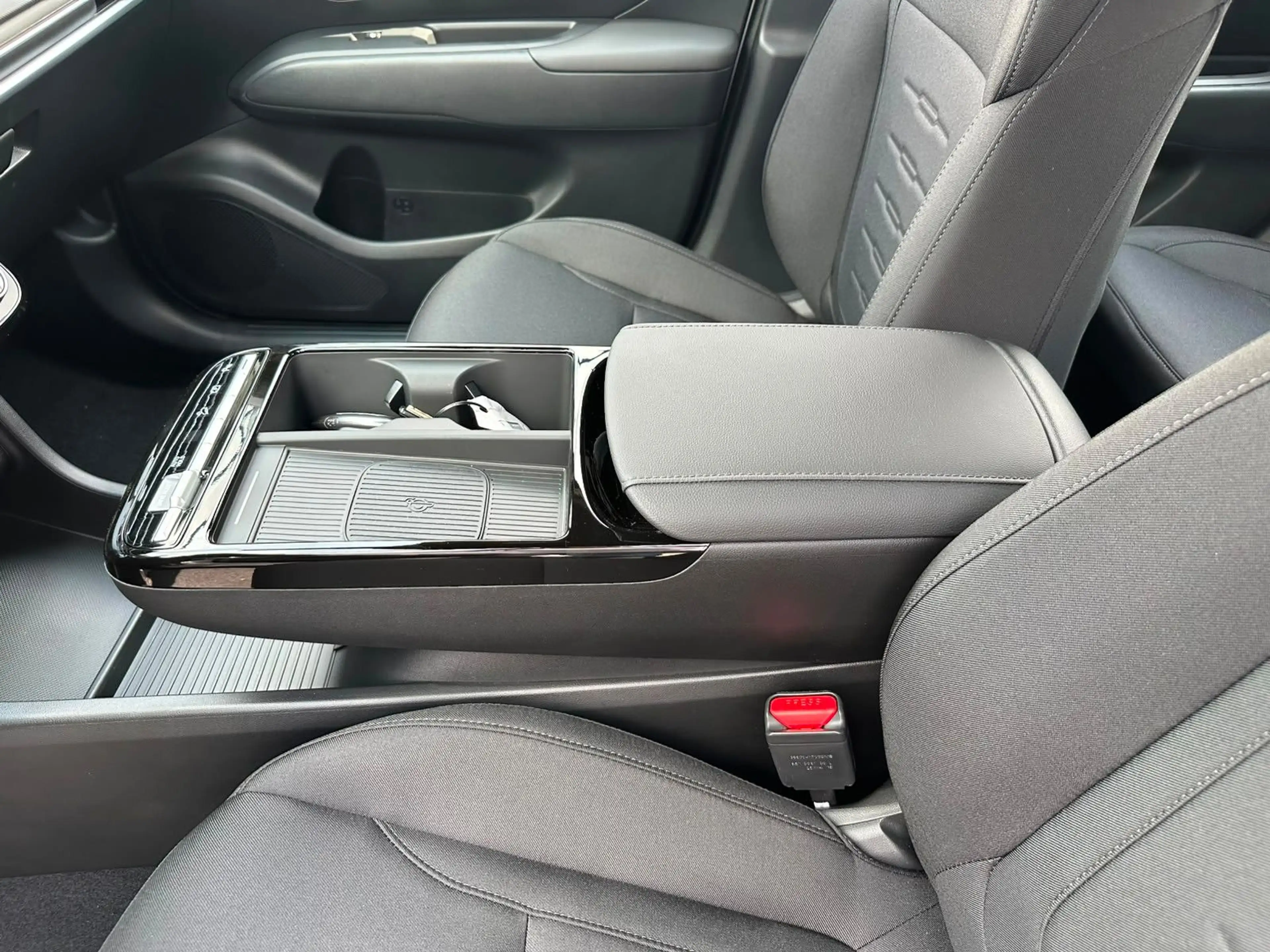Hyundai TUCSON HYBRID 239 PS BLACK LINE NAVI LED SHZ KAM — photo 11