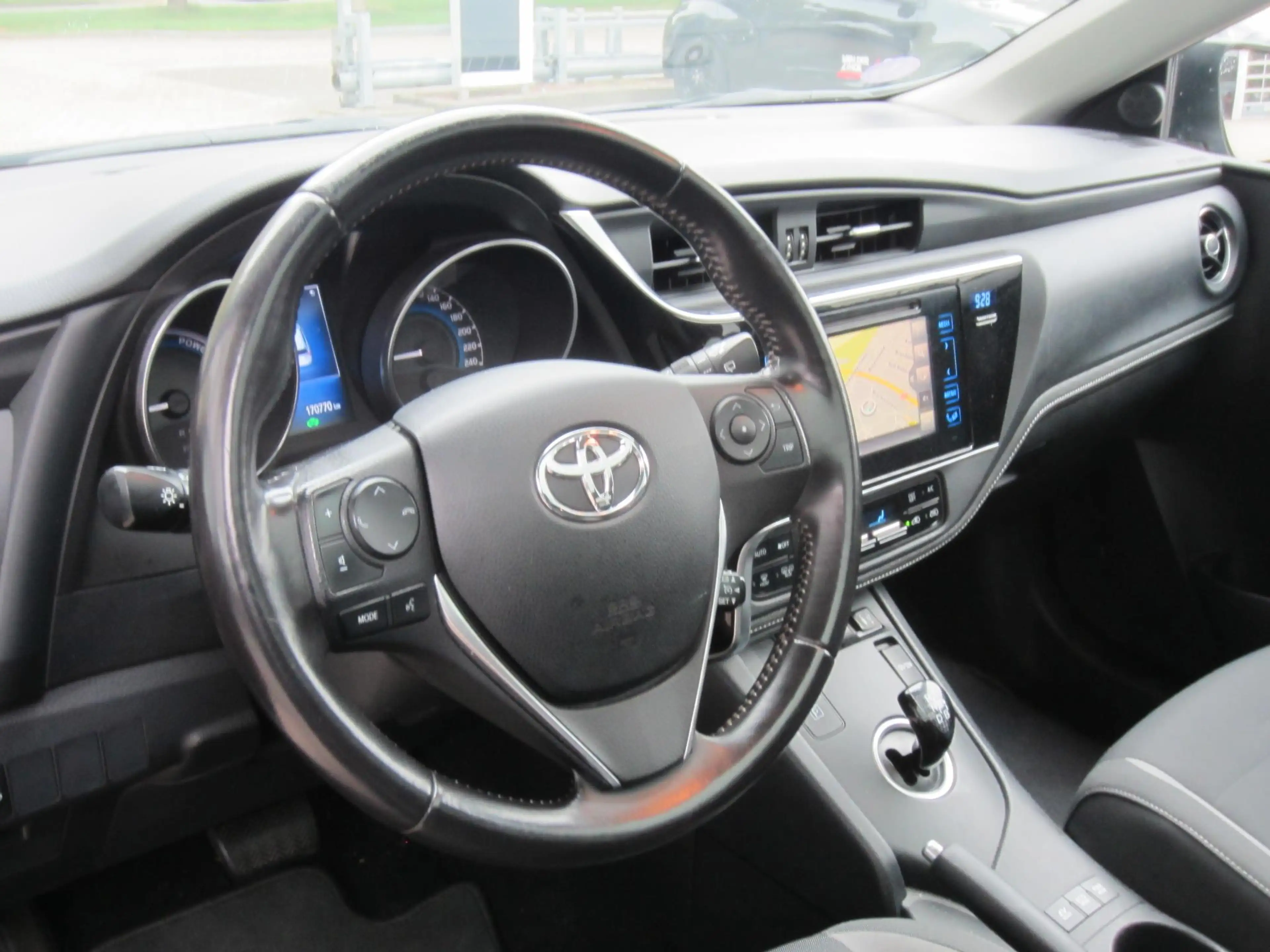 Toyota Auris Touring Sports 1.8 Hybrid Dynamic Navi Panoramadak — photo 23