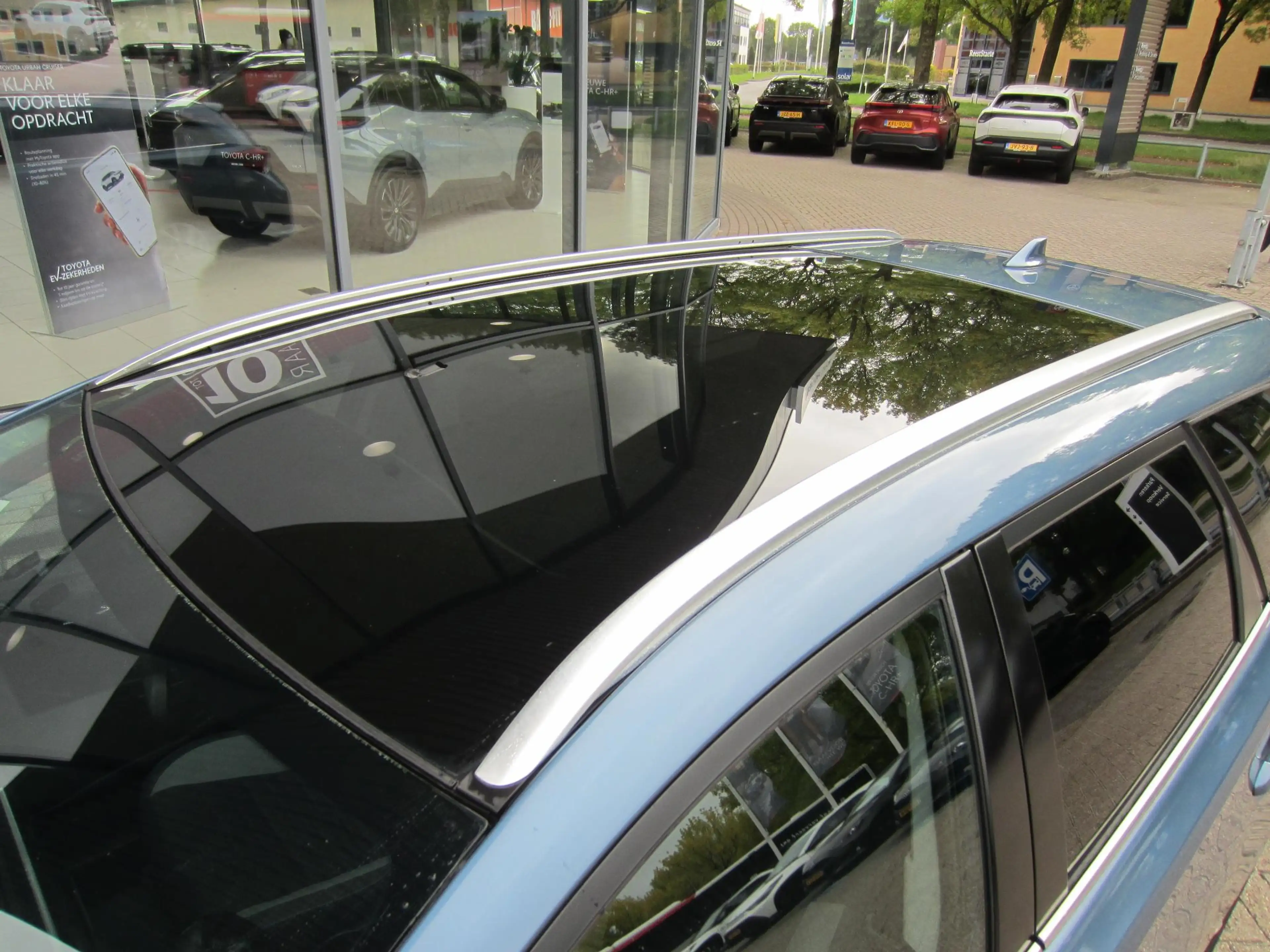 Toyota Auris Touring Sports 1.8 Hybrid Dynamic Navi Panoramadak — photo 12