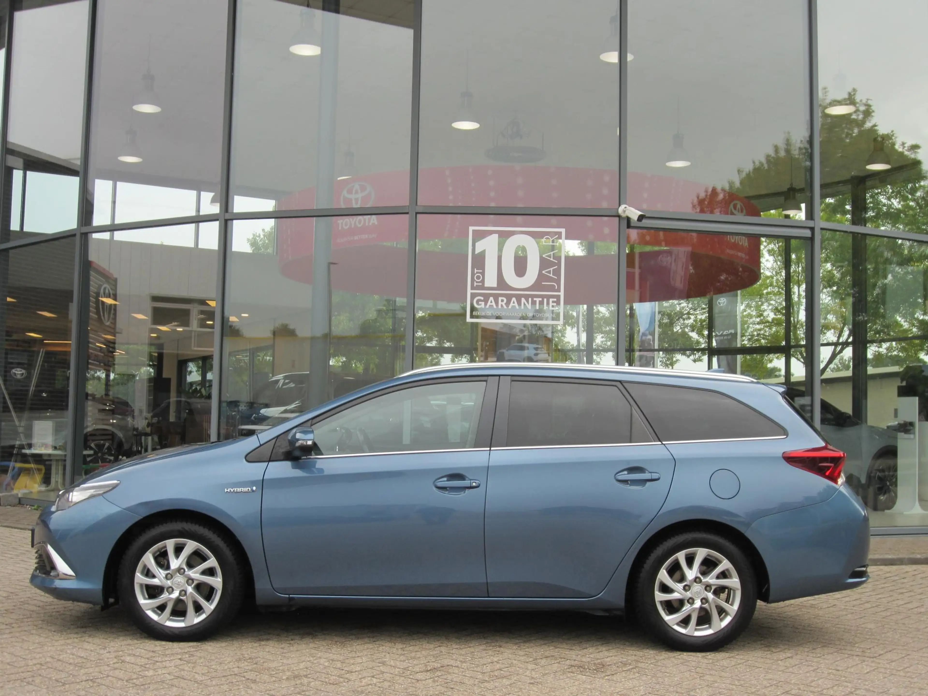 Toyota Auris Touring Sports 1.8 Hybrid Dynamic Navi Panoramadak — photo 4