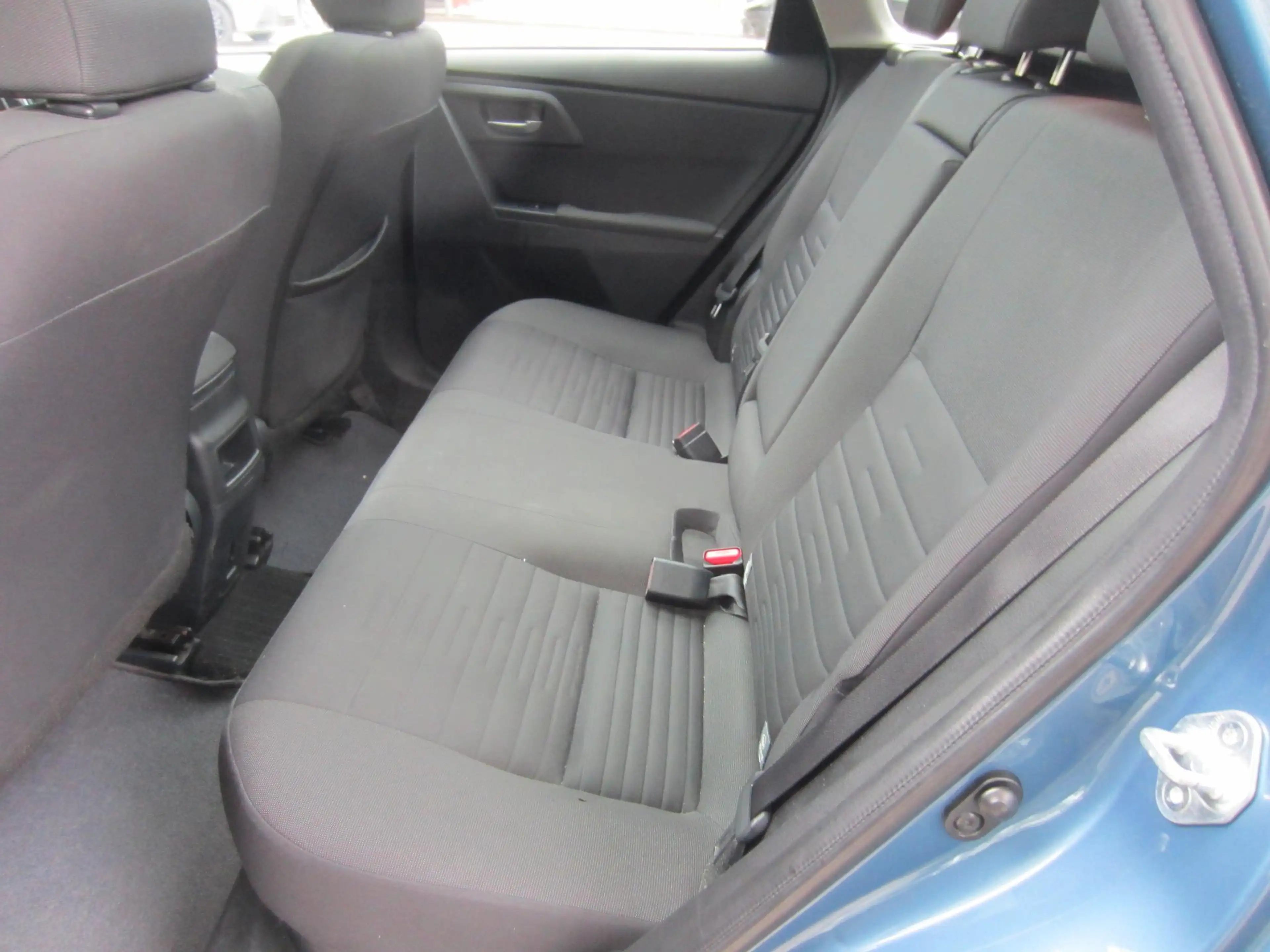 Toyota Auris Touring Sports 1.8 Hybrid Dynamic Navi Panoramadak — photo 6