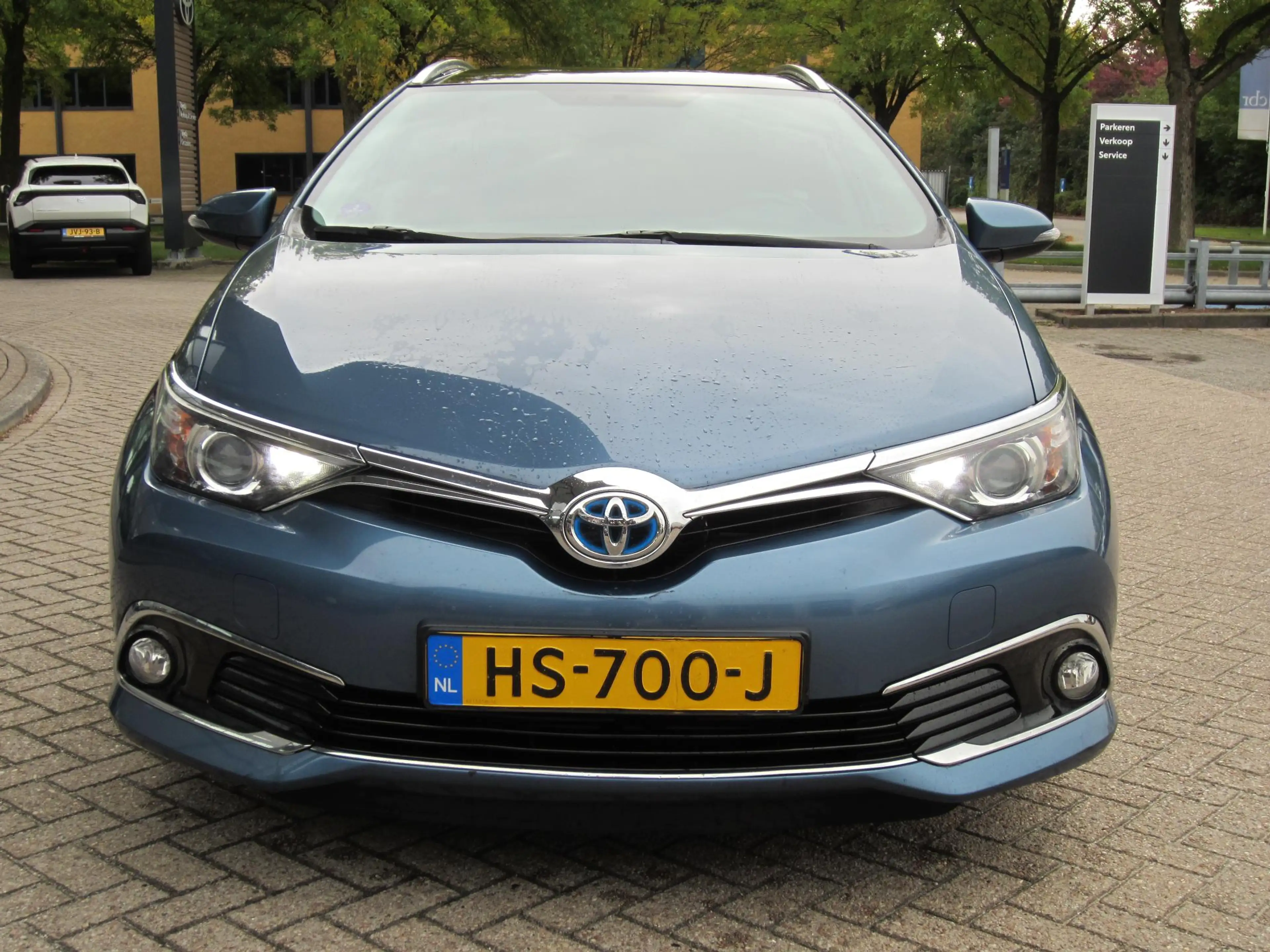 Toyota Auris Touring Sports 1.8 Hybrid Dynamic Navi Panoramadak — photo 17