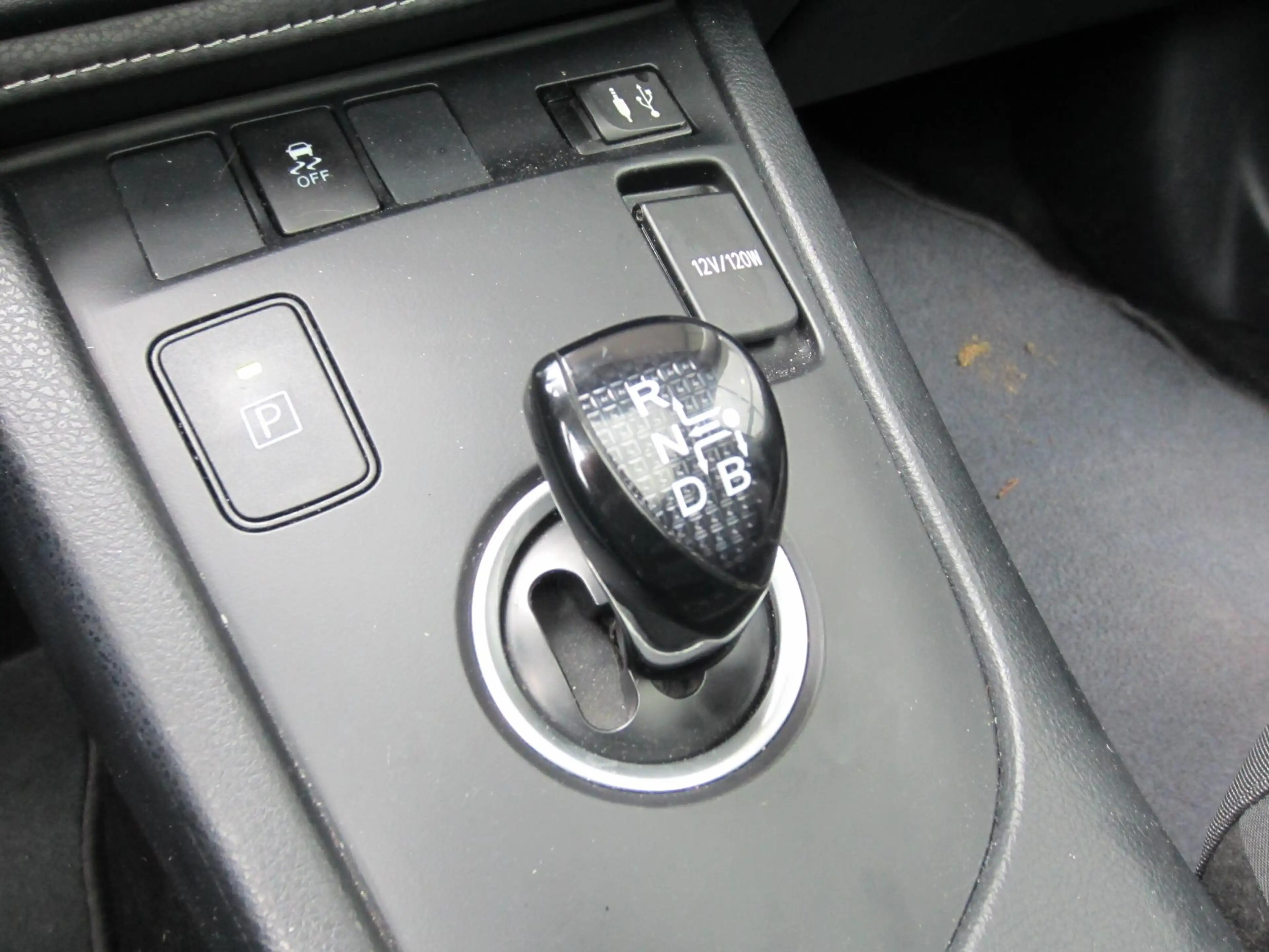 Toyota Auris Touring Sports 1.8 Hybrid Dynamic Navi Panoramadak — photo 18