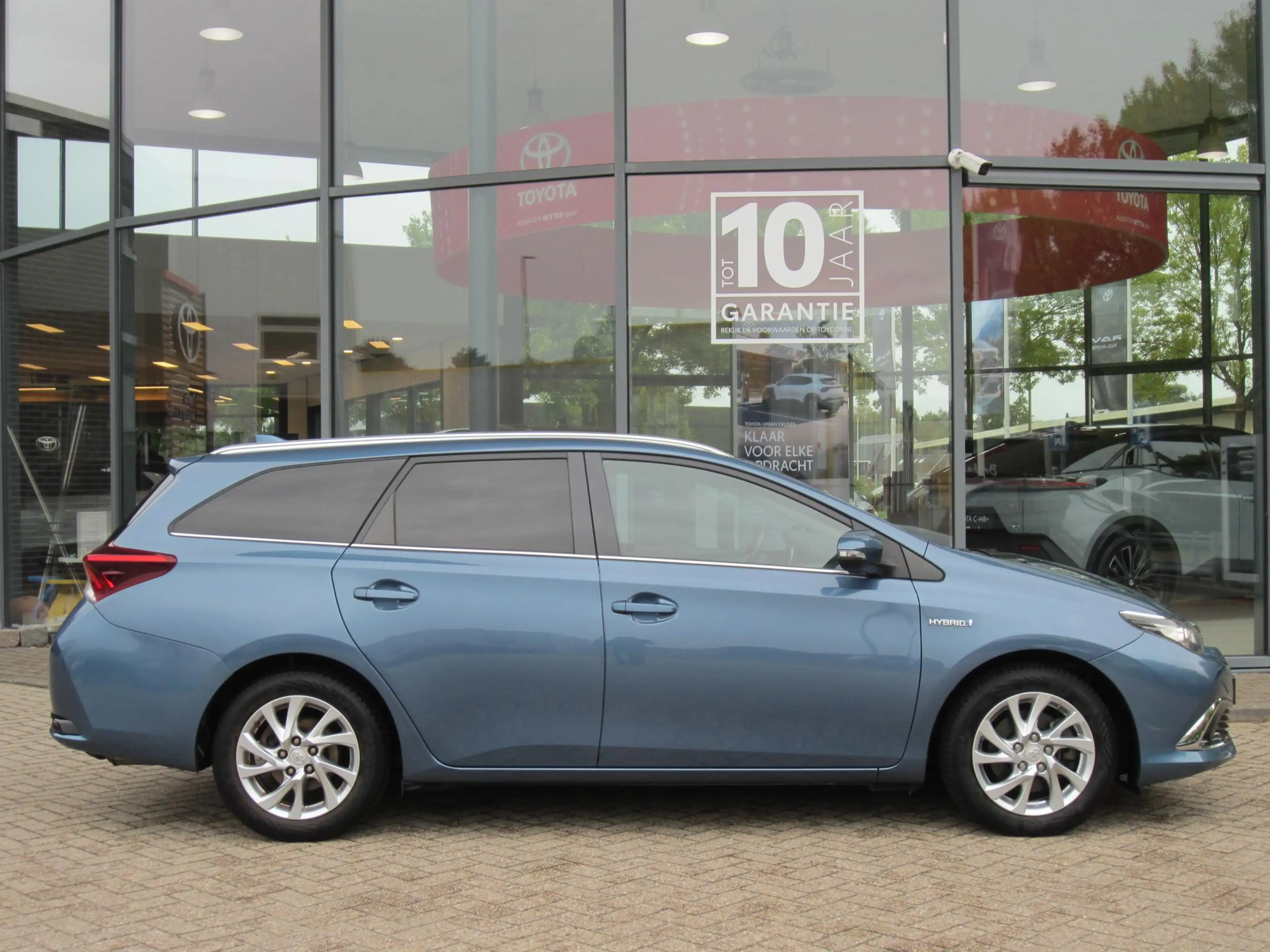 Toyota Auris Touring Sports 1.8 Hybrid Dynamic Navi Panoramadak — photo 10