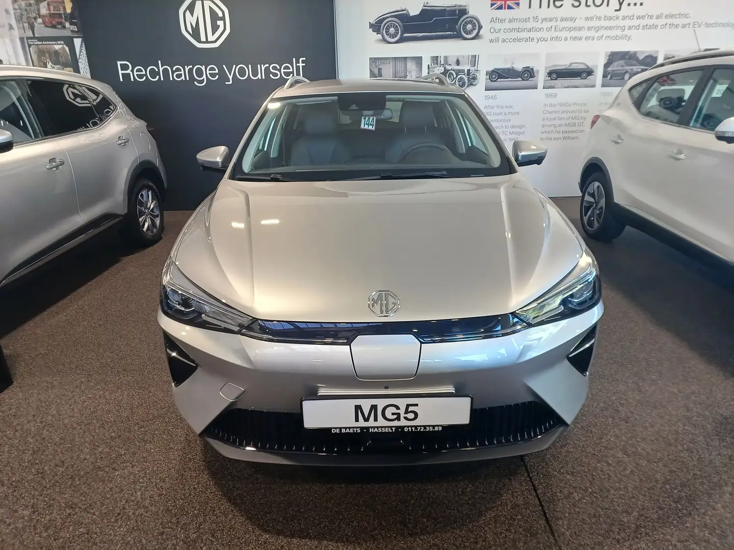 MG MG5 , Luxury 51 kWh Standard Range*Directiewagen* Gümüş rengi - 2