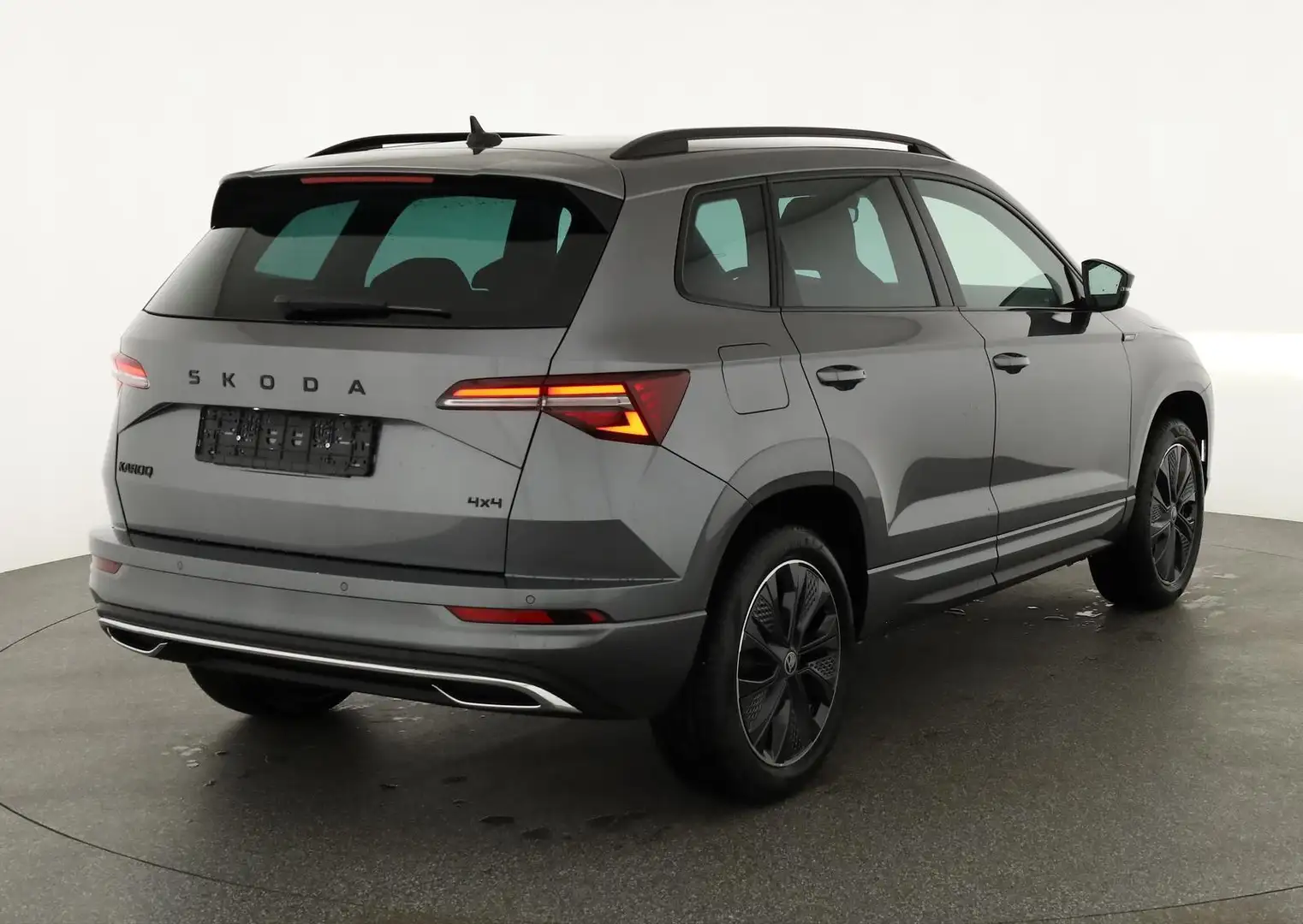 Skoda Karoq Sportline 4x4 2.0 TDI DSG Sportline, AHK, Matri... Grau - 1
