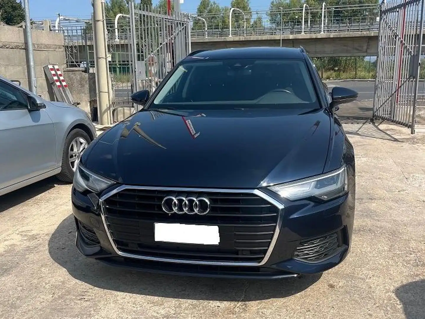 Audi A6 2.0 TDI AVANT S-TRONIC Bleu - 1