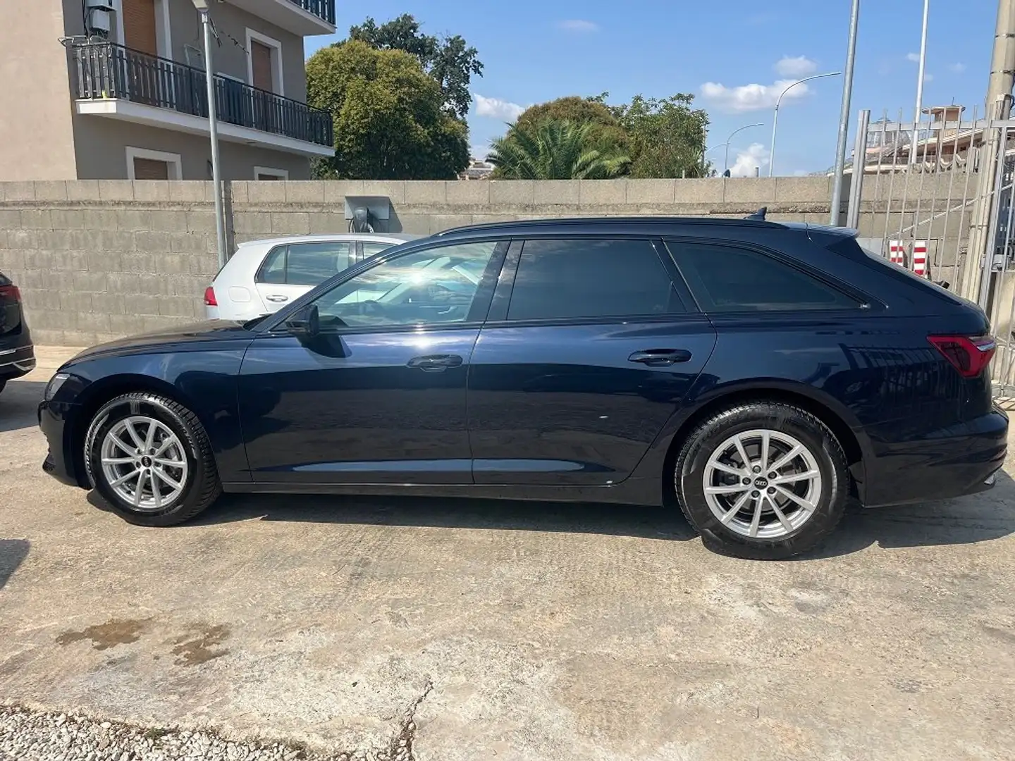 Audi A6 2.0 TDI AVANT S-TRONIC Bleu - 2