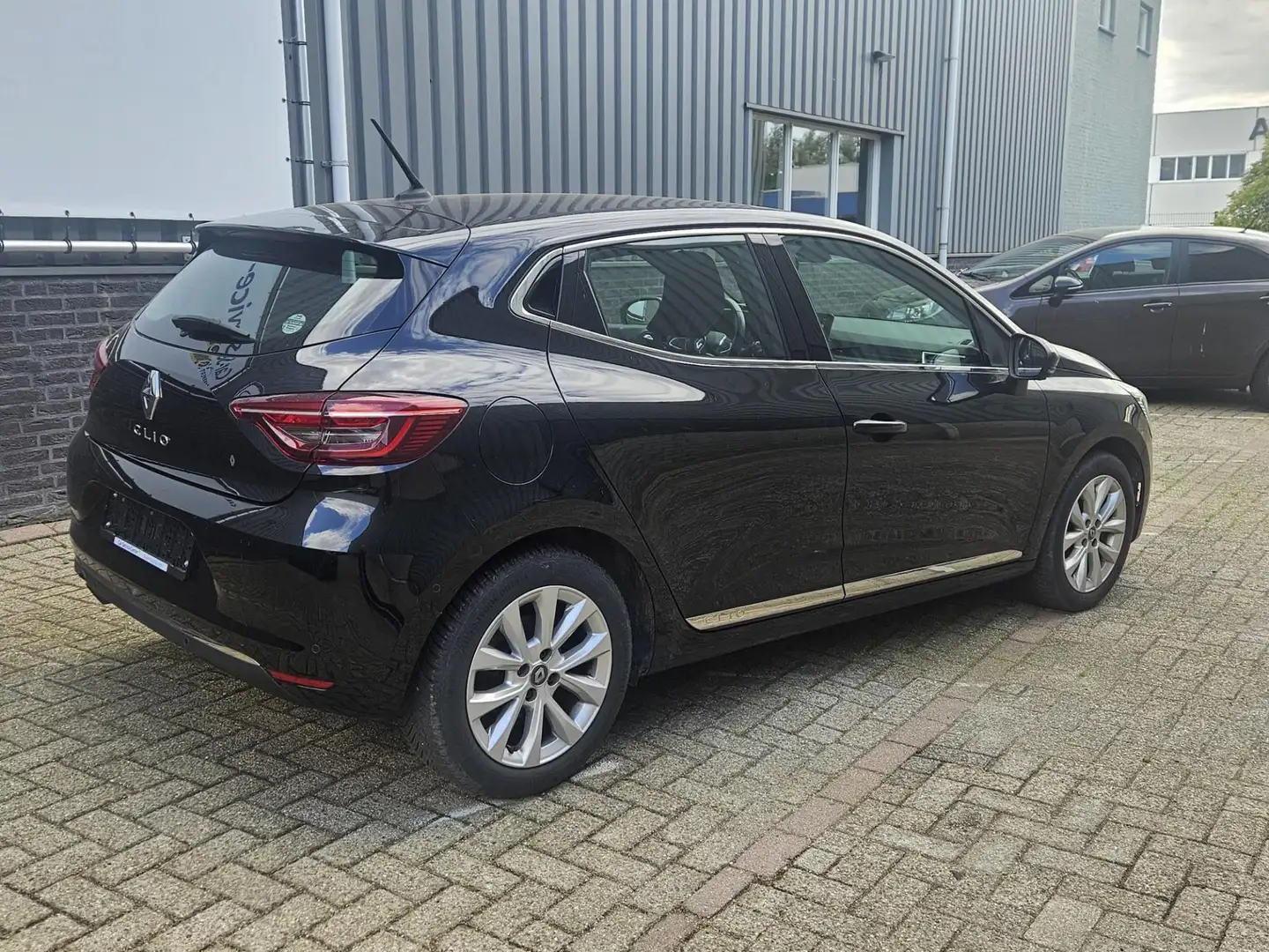 Renault Clio 1.3TCE Intens automaat Zwart - 2