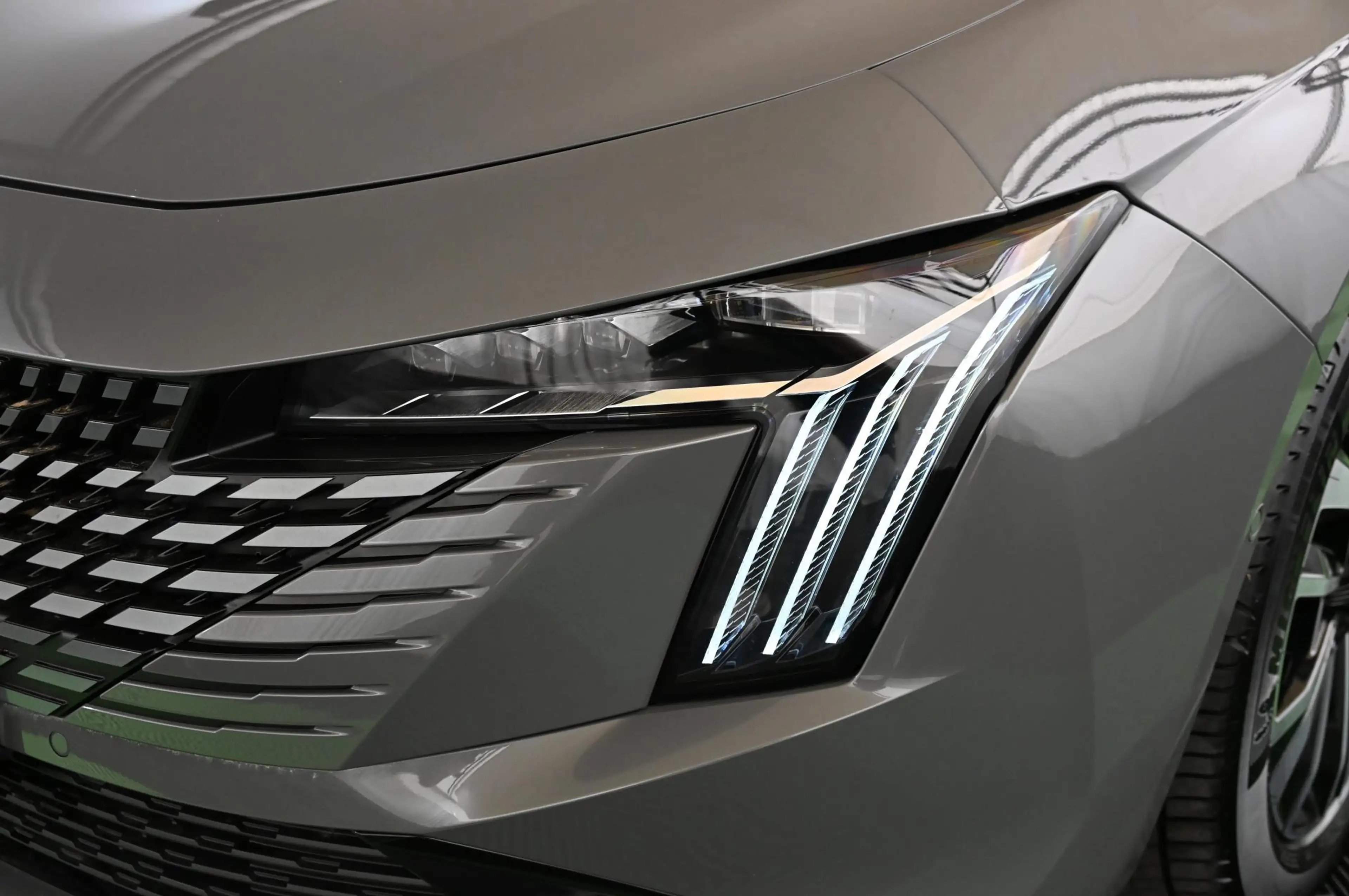 Peugeot 508 1.2 130 e-THP EAT8 Allure-Pack LED/NAVI/17 — photo 9