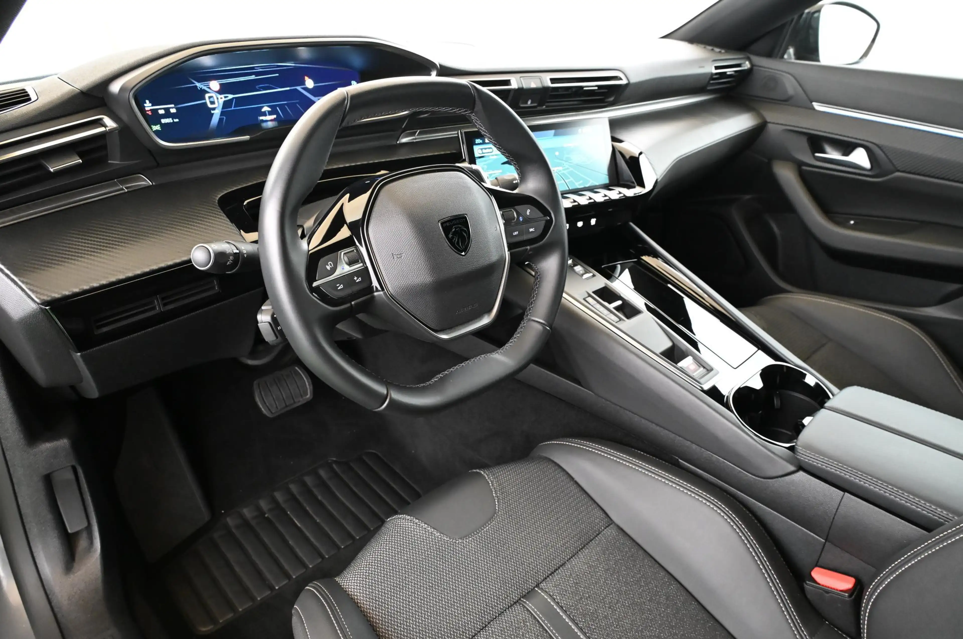 Peugeot 508 1.2 130 e-THP EAT8 Allure-Pack LED/NAVI/17 — photo 12