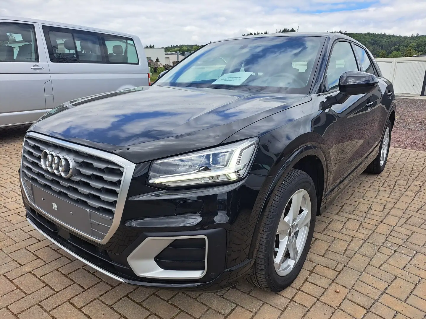 Audi Q2 1.0 30 TFSI sport AHK//Navi//wenig Km!!! Zwart - 1