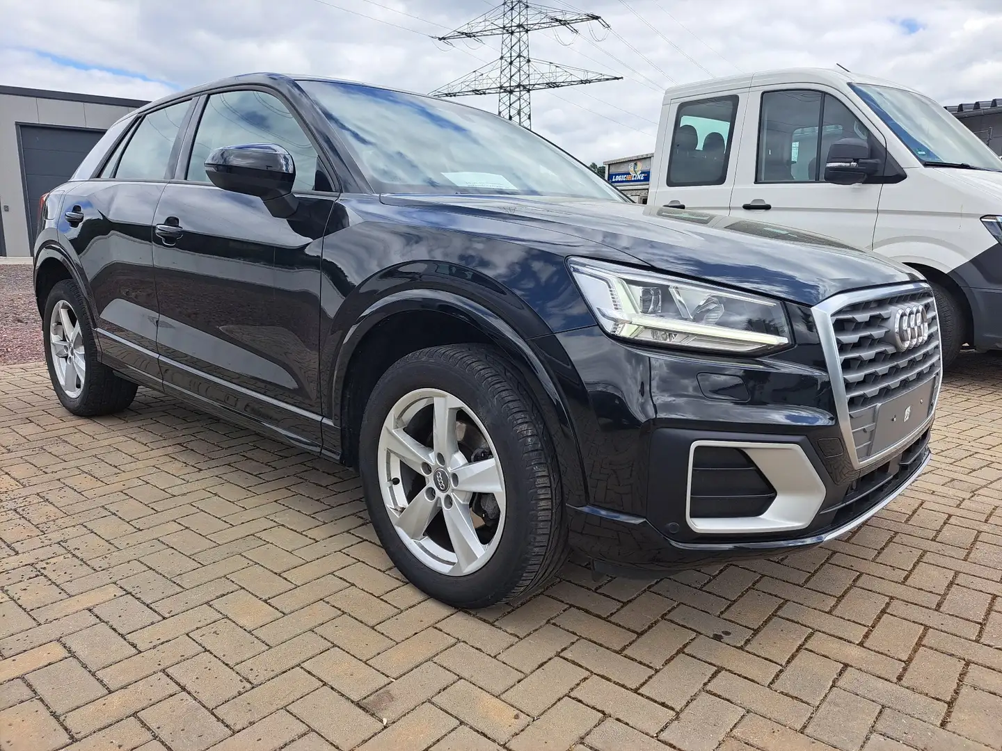 Audi Q2 1.0 30 TFSI sport AHK//Navi//wenig Km!!! Zwart - 2