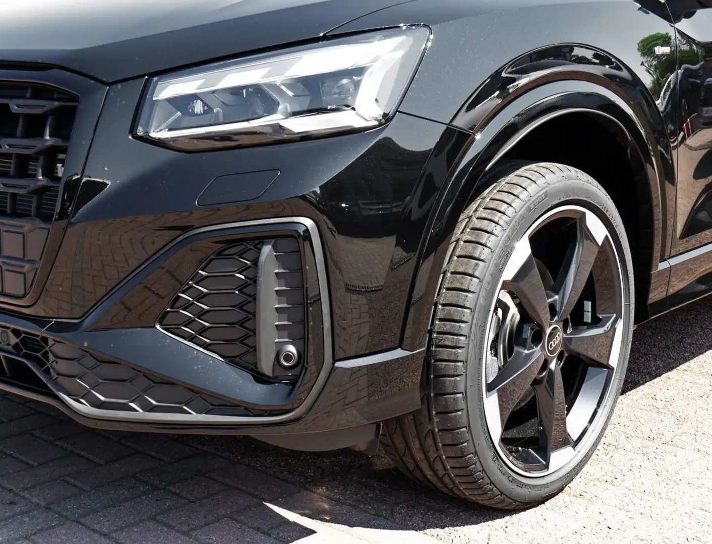 Audi Q2 35 1.5 tfsi Edition One S line s-tronic Nero - 2