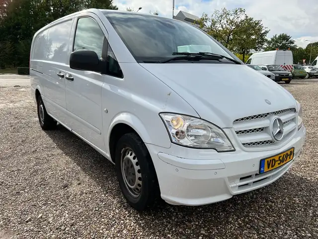 Mercedes-Benz Vito view 2