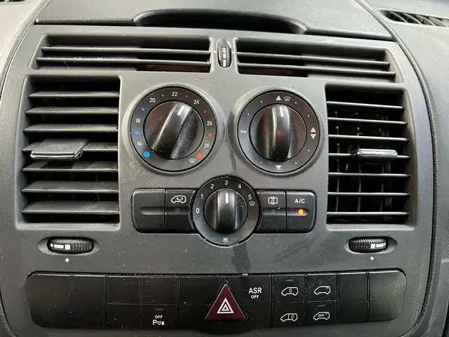 Mercedes-Benz Vito view 5