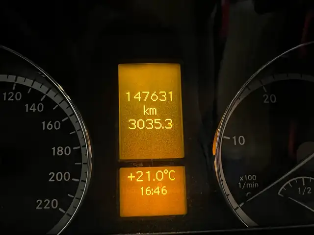 Mercedes-Benz Vito view 7
